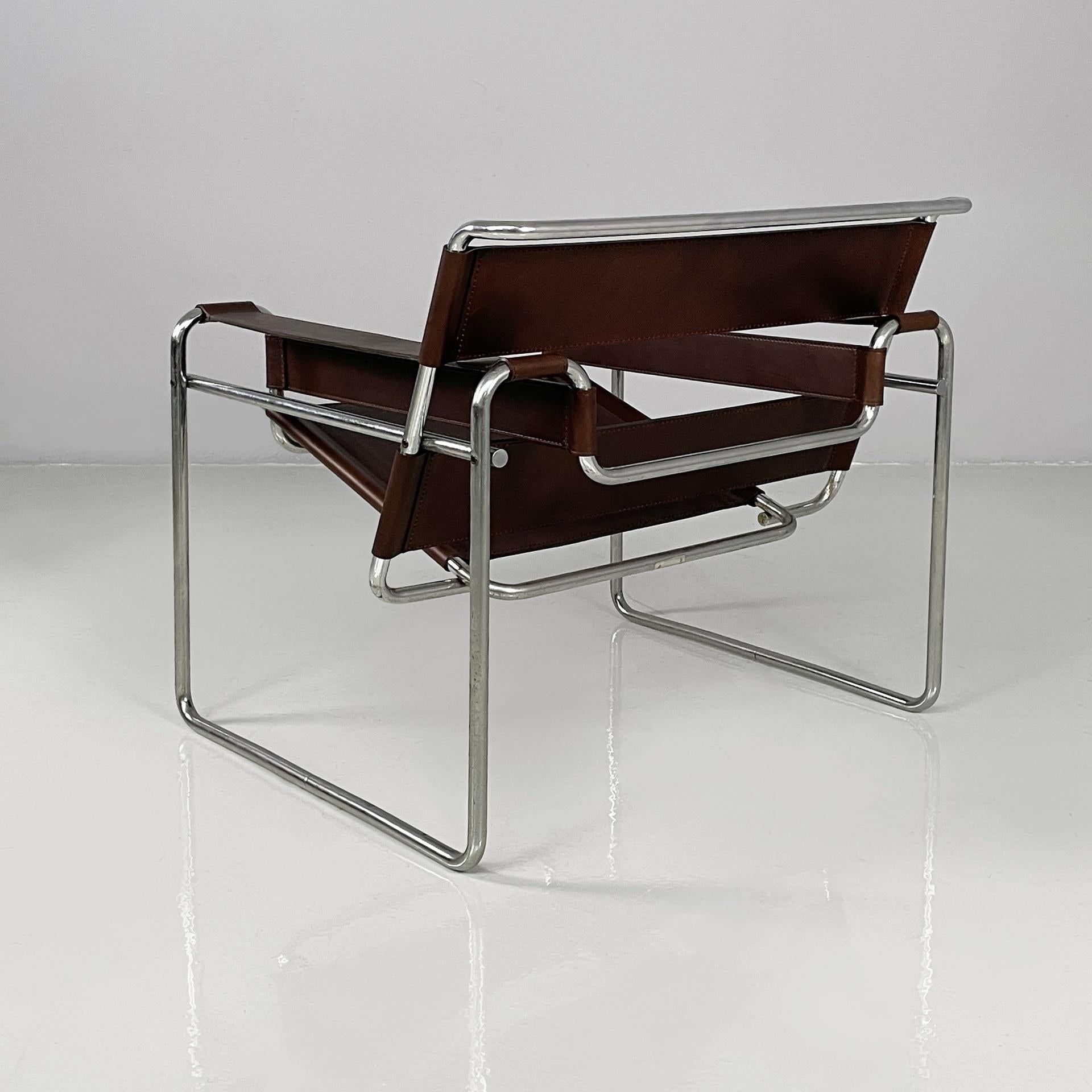 Sillones modernos italianos de color marrón Wassily de Marcel Breuer para Gavina, años 60 en Bueno estado para la venta en MIlano, IT