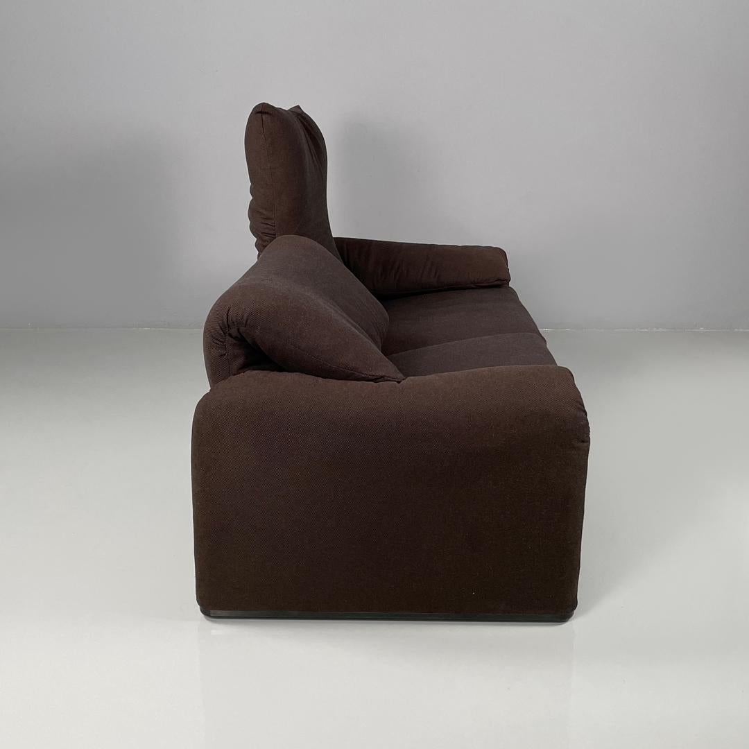 Late 20th Century Canapé moderne italien en tissu marron Maralunga par Vico Magistretti pour Cassina 1970 en vente