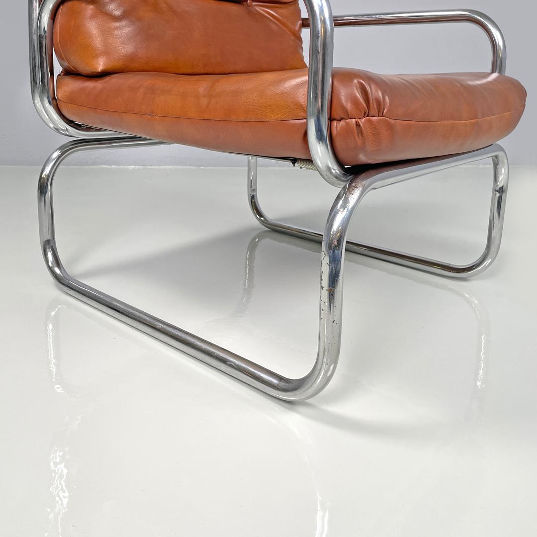 Sillones modernos italianos de piel sintética marrón y metal cromado, años 70 8