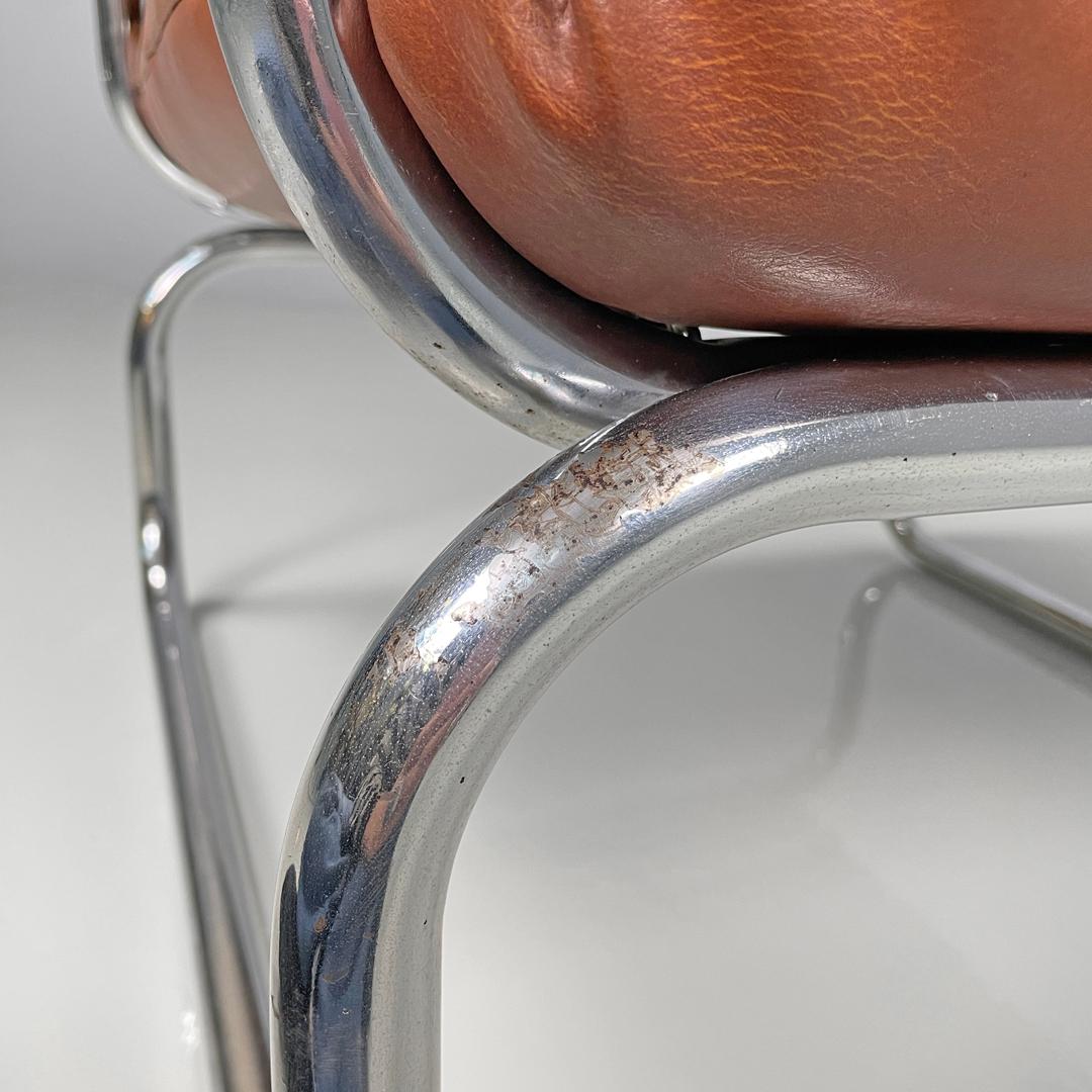 Sillones modernos italianos de piel sintética marrón y metal cromado, años 70 10