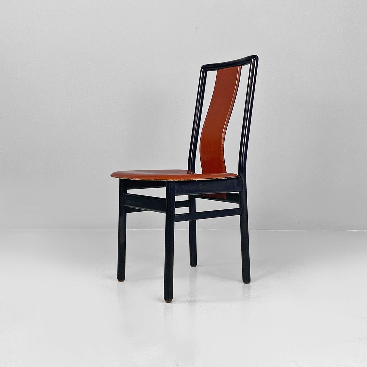 Moderne Chaises modernes italiennes en cuir brun et bois noir, 1970 en vente