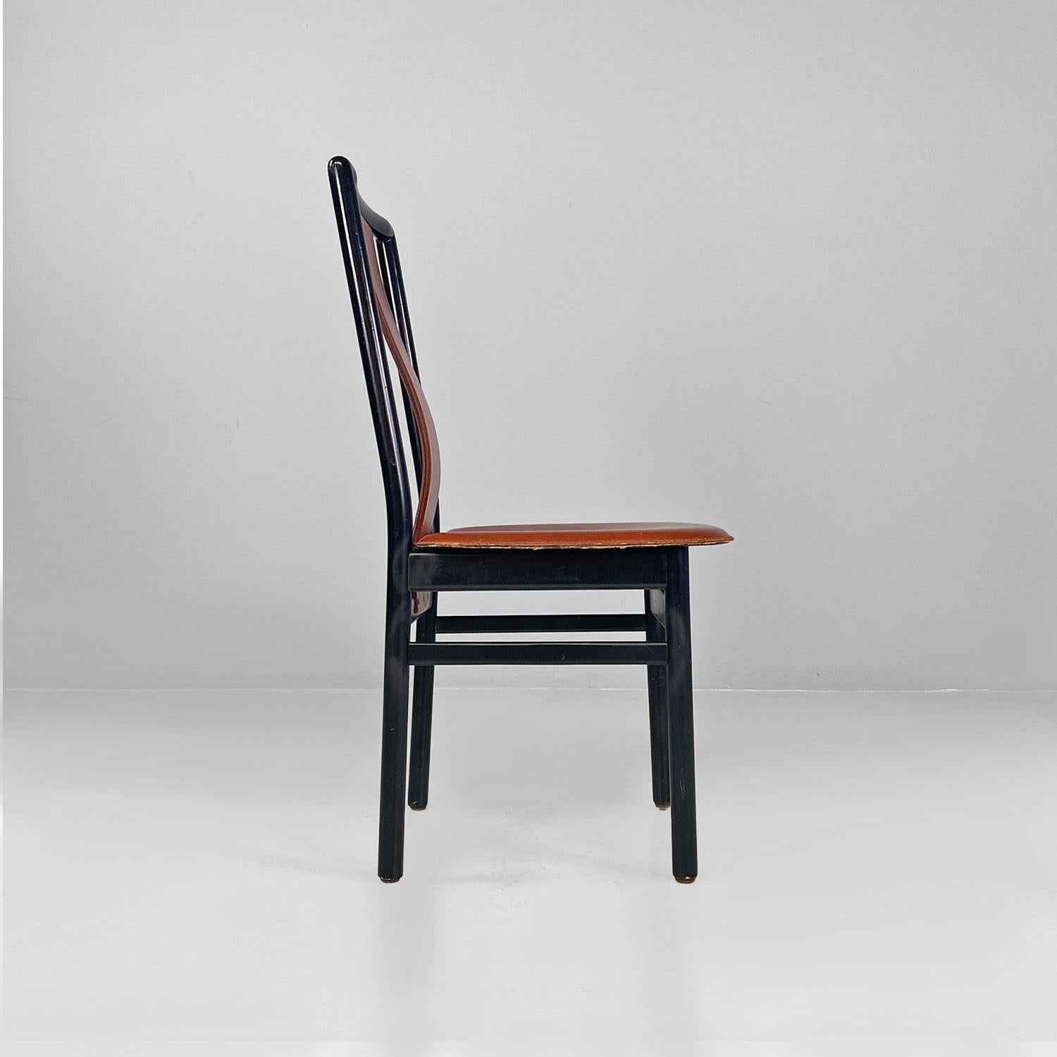 Chaises modernes italiennes en cuir brun et bois noir, 1970 Bon état - En vente à MIlano, IT