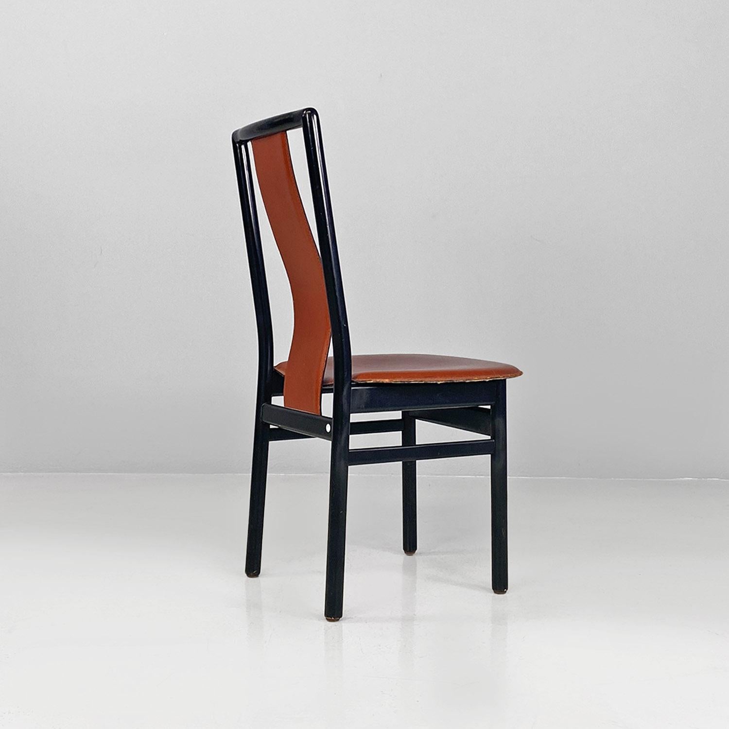 Late 20th Century Chaises modernes italiennes en cuir brun et bois noir, 1970 en vente
