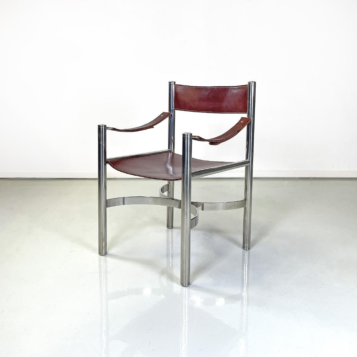 Italienische moderne Stühle aus braunem Leder und Metall von Dada Industrial Design, 1970er Jahre
Satz von vier Stühlen mit rechteckiger Basis. Sitz und Rückenlehne sind aus braunem Leder mit weißen Nähten, die Armlehnen bestehen aus einem Band aus