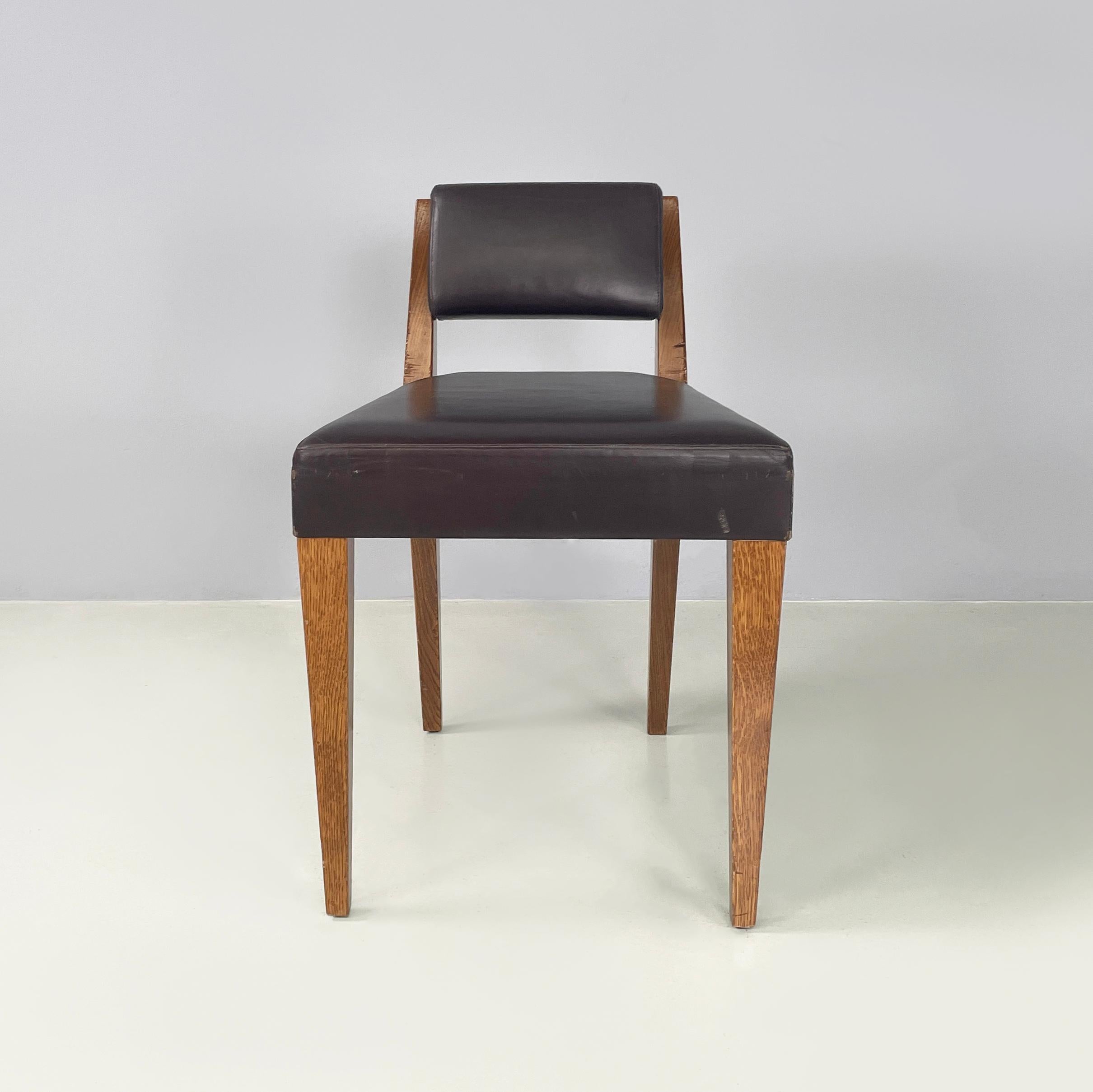 Italian modern Brown leather and wood chair by B&B, 1980s
Chair with square seat and backrest padded and covered in dark brown leather. The square section structure is made of wood.
Produced by B&B in 1980s. Logo present under the seat.
Vintage