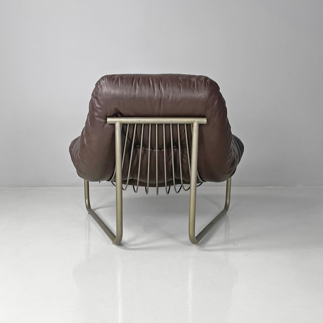 Italian modern brown leather armchair with a triangular base, 1970s In Good Condition For Sale In MIlano, IT