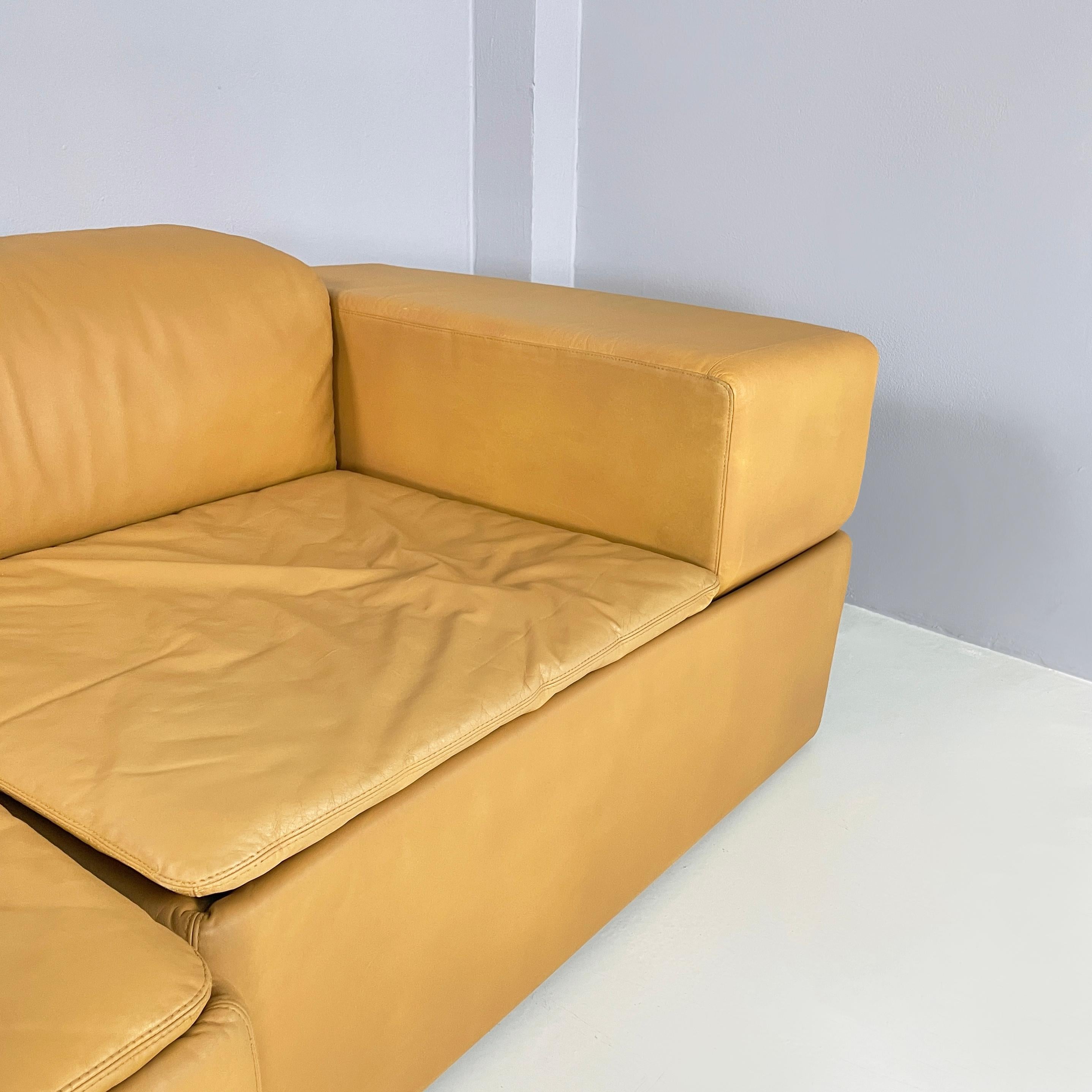 Italian modern Brown leather modular sofa Paione by Salocchi for Sormani, 1970s For Sale 4