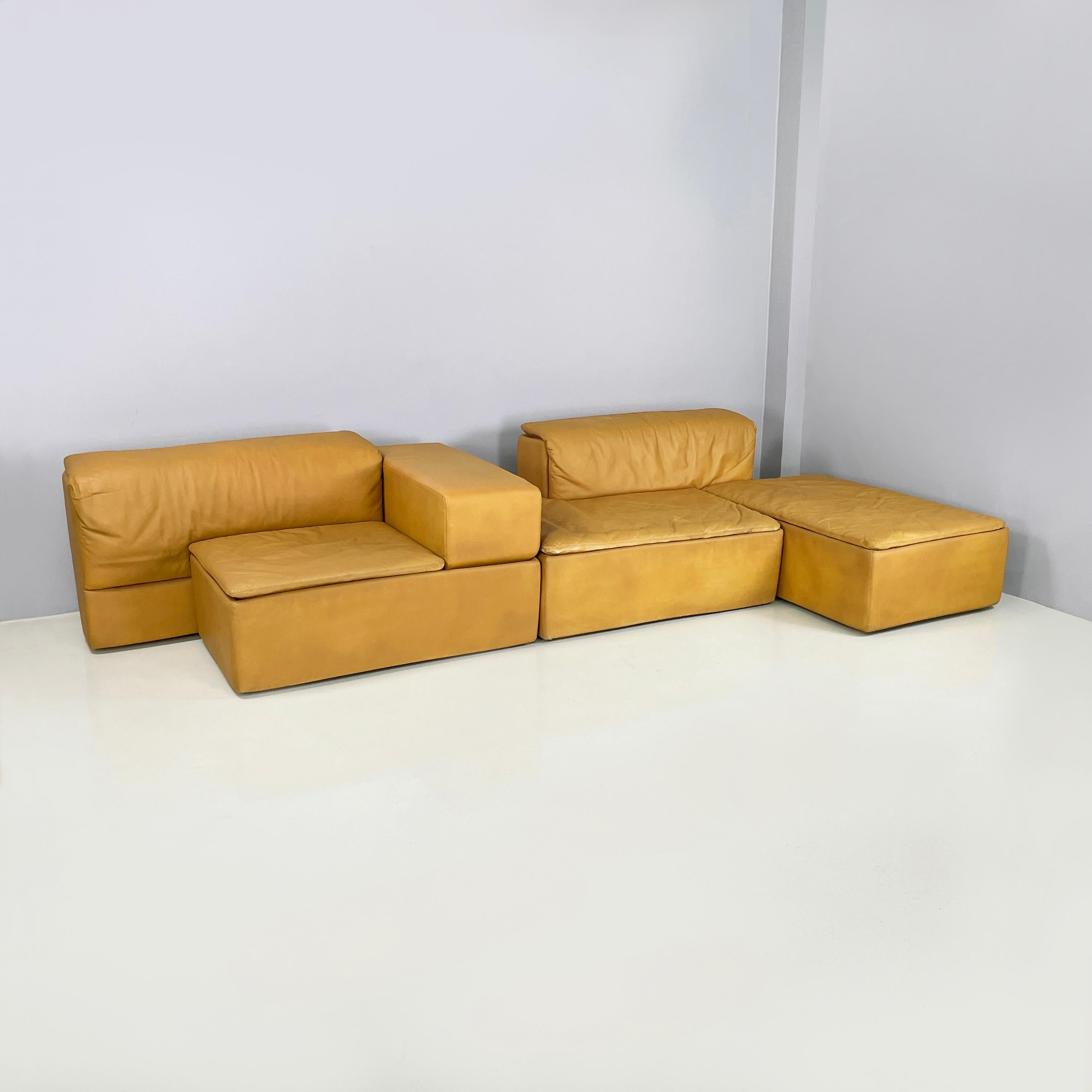Italian modern Brown leather modular sofa Paione by Claudio Salocchi for Sormani, 1970s
Modular sofa mod. Paione entirely in camel brown leather. The 3 modules are: a rectangular pouf, a module with a backrest and one with a backrest and armrest.