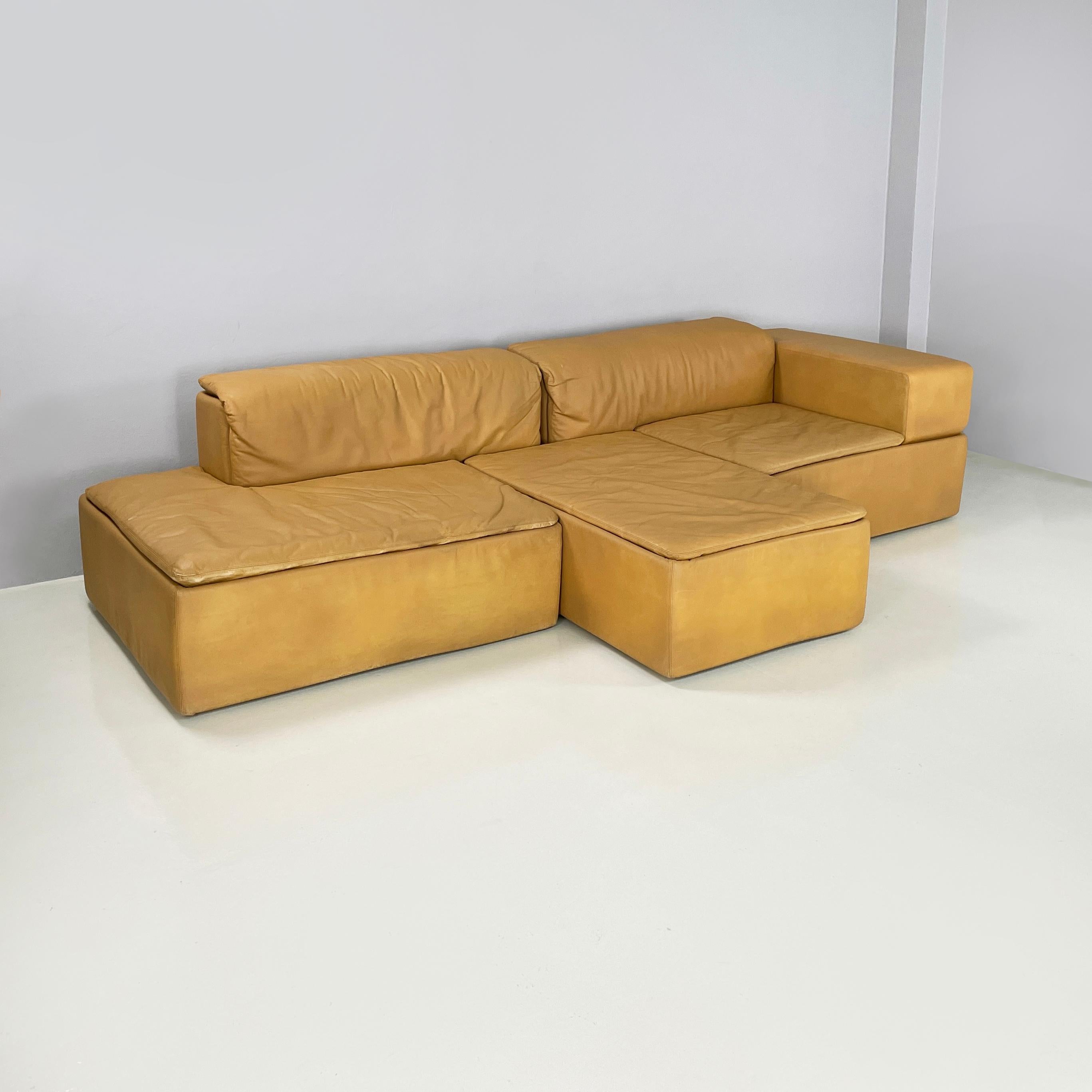 Modern Italian modern Brown leather modular sofa Paione by Salocchi for Sormani, 1970s For Sale