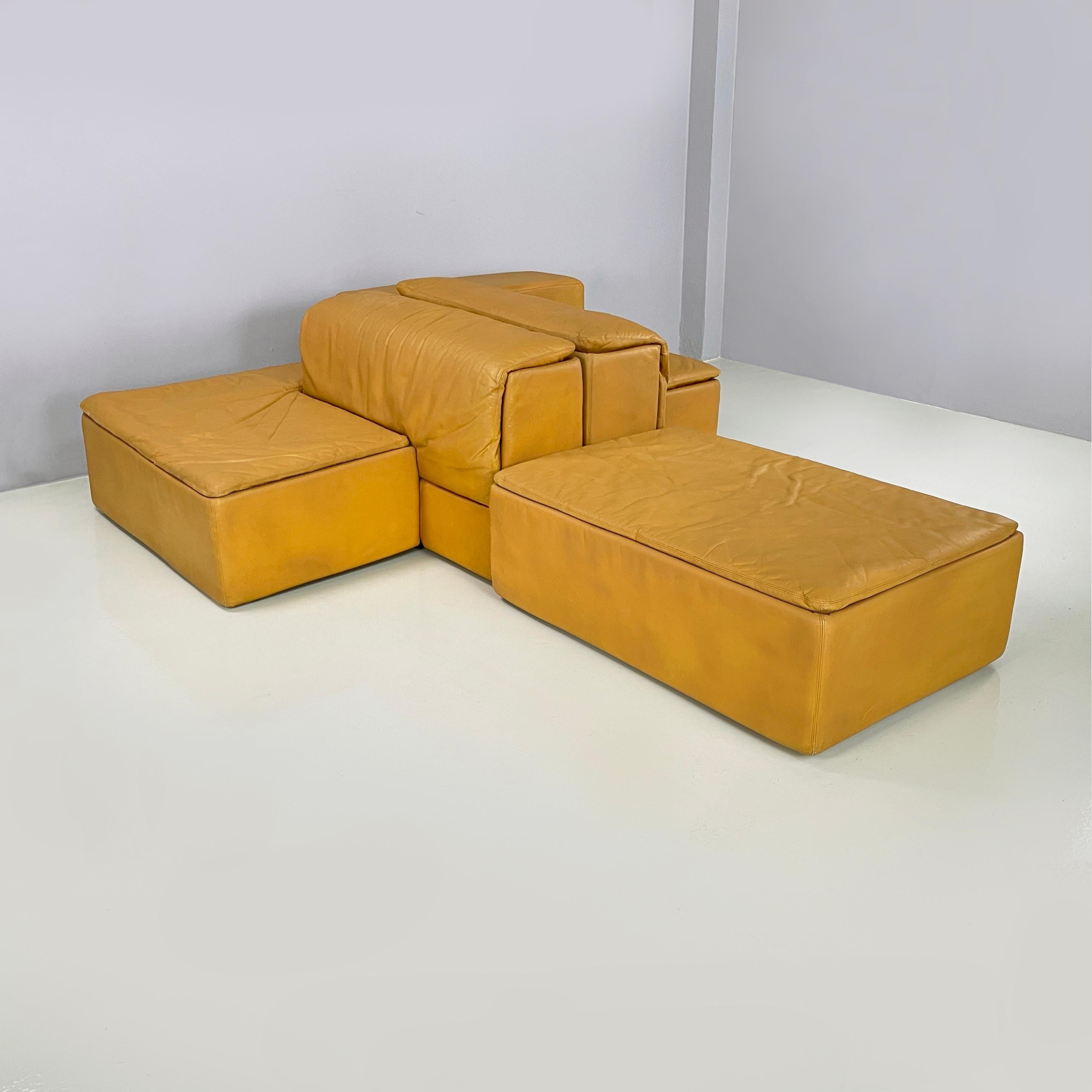 Leather Italian modern Brown leather modular sofa Paione by Salocchi for Sormani, 1970s For Sale