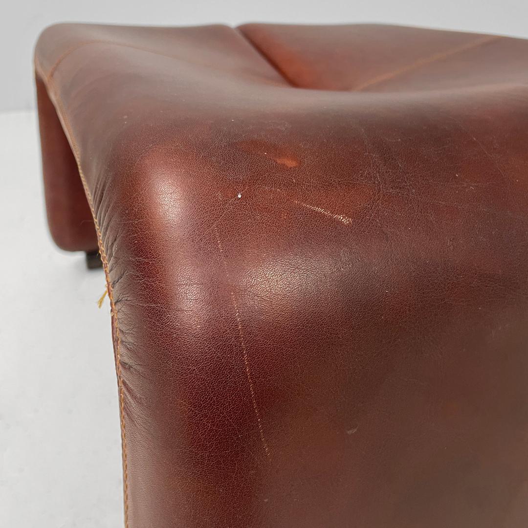 Italian modern brown leather pouf Coronado Afra and Tobia Scarpa for B&B, 1970s For Sale 3