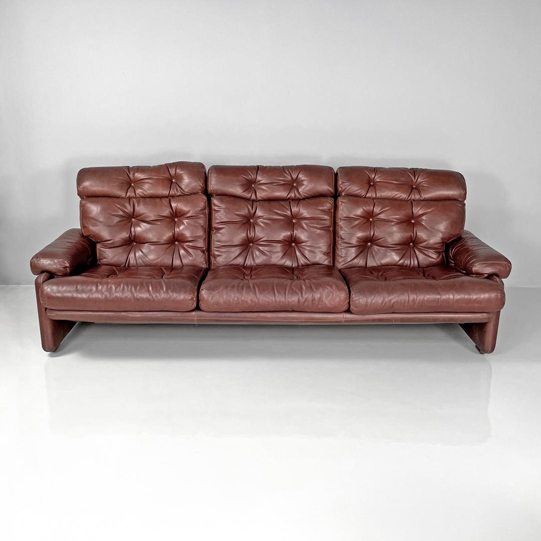 Italian modern brown leather sofa Coronado Afra and Tobia Scarpa for B&B, 1970s
Sofa mod. Coronado in brown leather with high back. The seats, armrests and backrest have curved and soft lines, with buttons. The external structure of the sofa is