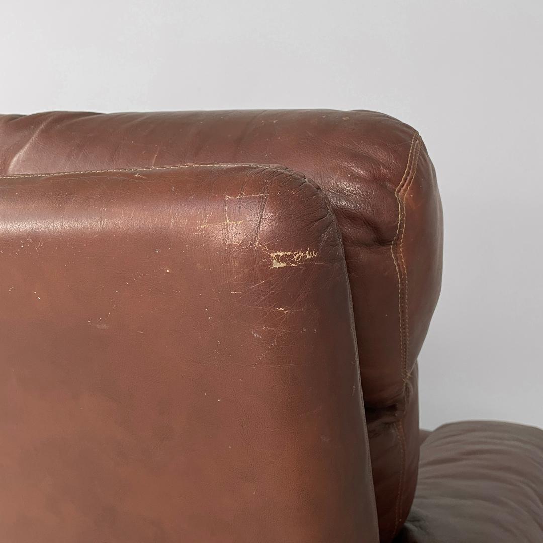 Italian modern brown leather sofa Coronado Afra and Tobia Scarpa for B&B, 1970s For Sale 3