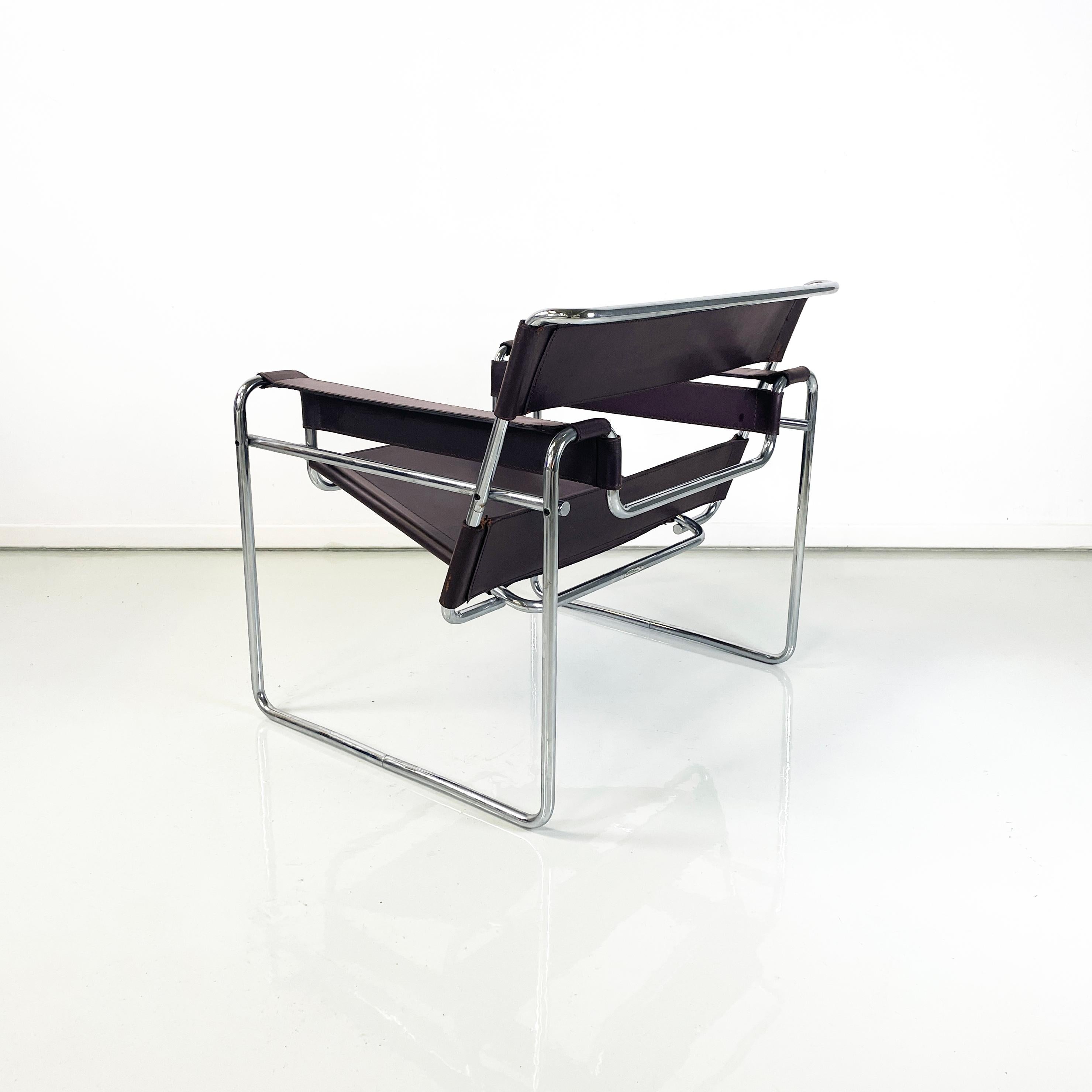Italian modern Brown leather steel armchair Wassily by Breuer for Gavina, 1970s In Good Condition For Sale In MIlano, IT