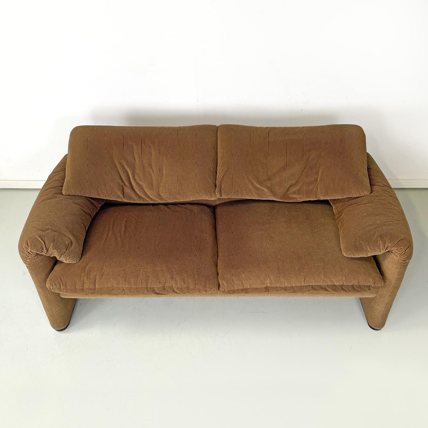Metal Italian modern brown sofas Maralunga by Vico Magistretti for Cassina, 1973 For Sale