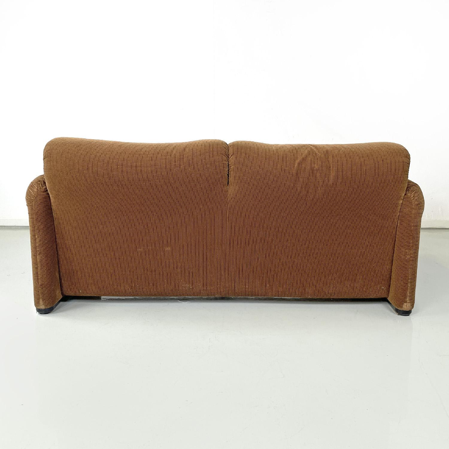 Italian modern brown sofas Maralunga by Vico Magistretti for Cassina, 1973 For Sale 3