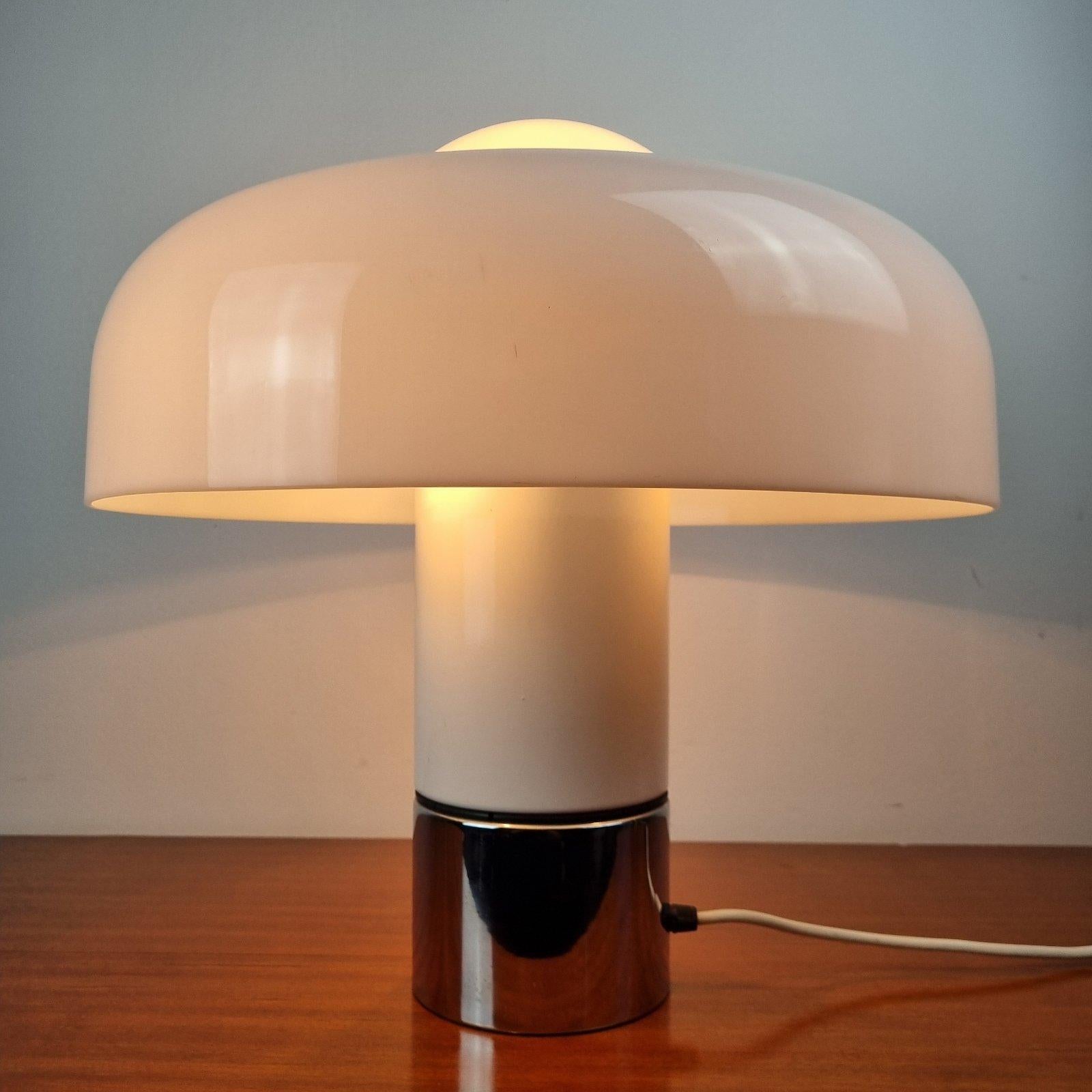 Italian Modern Brumbury Table Lamp by Luigi Massoni for Guzzini, Italy 70s For Sale 4