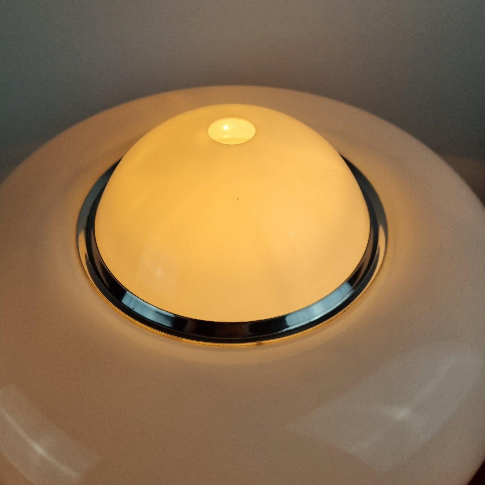 Italian Modern Brumbury Table Lamp by Luigi Massoni for Guzzini, Italy 70s For Sale 8
