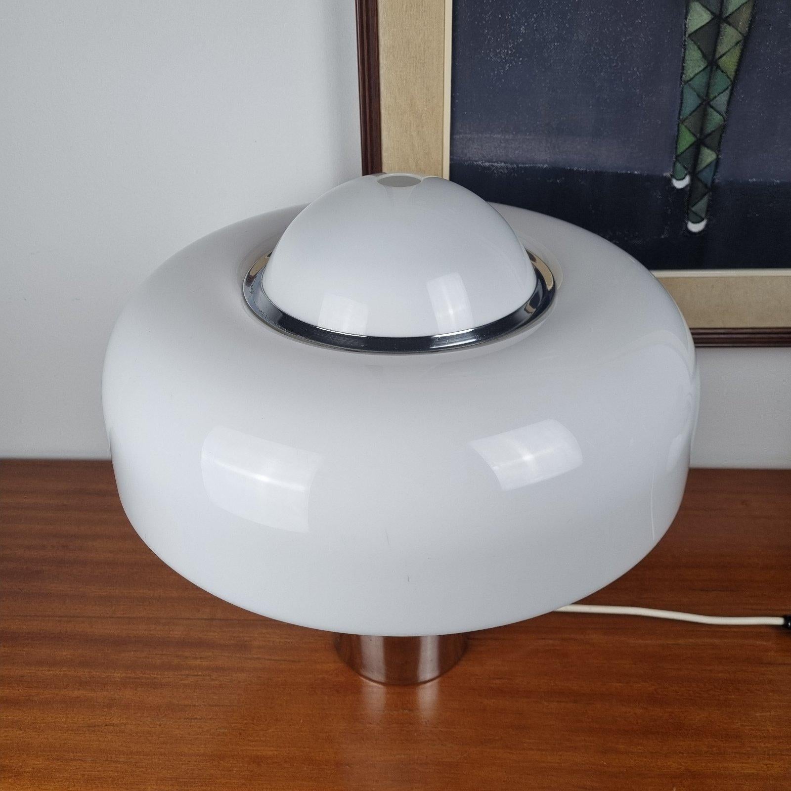 Mid-Century Modern Italian Modern Brumbury Table Lamp by Luigi Massoni for Guzzini, Italy 70s For Sale