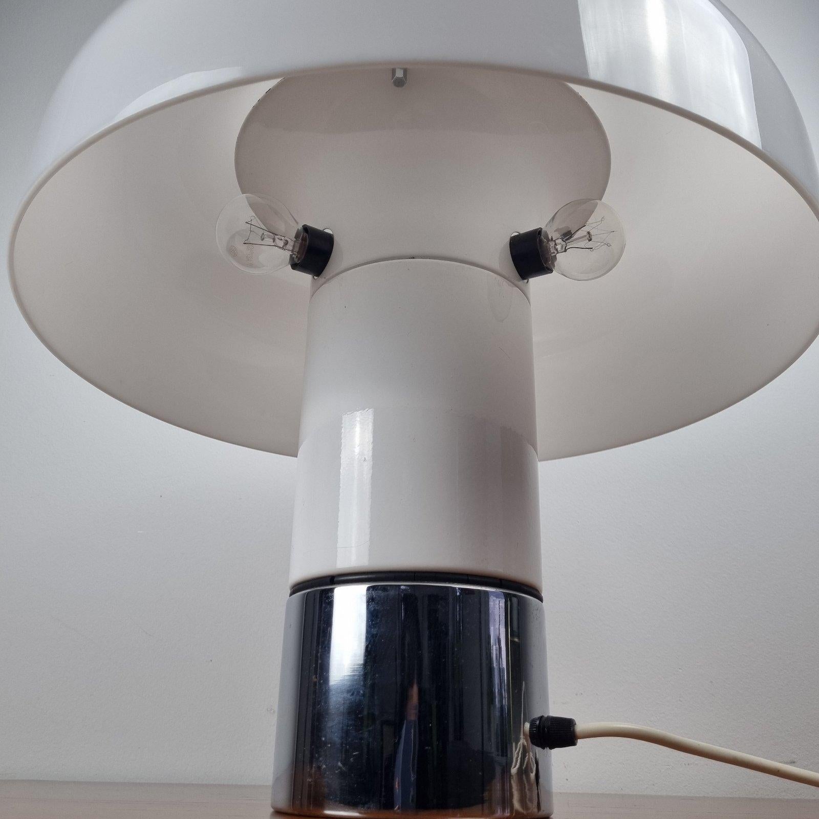 Italian Modern Brumbury Table Lamp by Luigi Massoni for Guzzini, Italy 70s For Sale 1