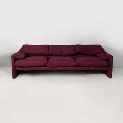 Italienisches modernes burgunderrotes Stoffsofa Maralunga Vico Magistretti Cassina 1970er Jahre