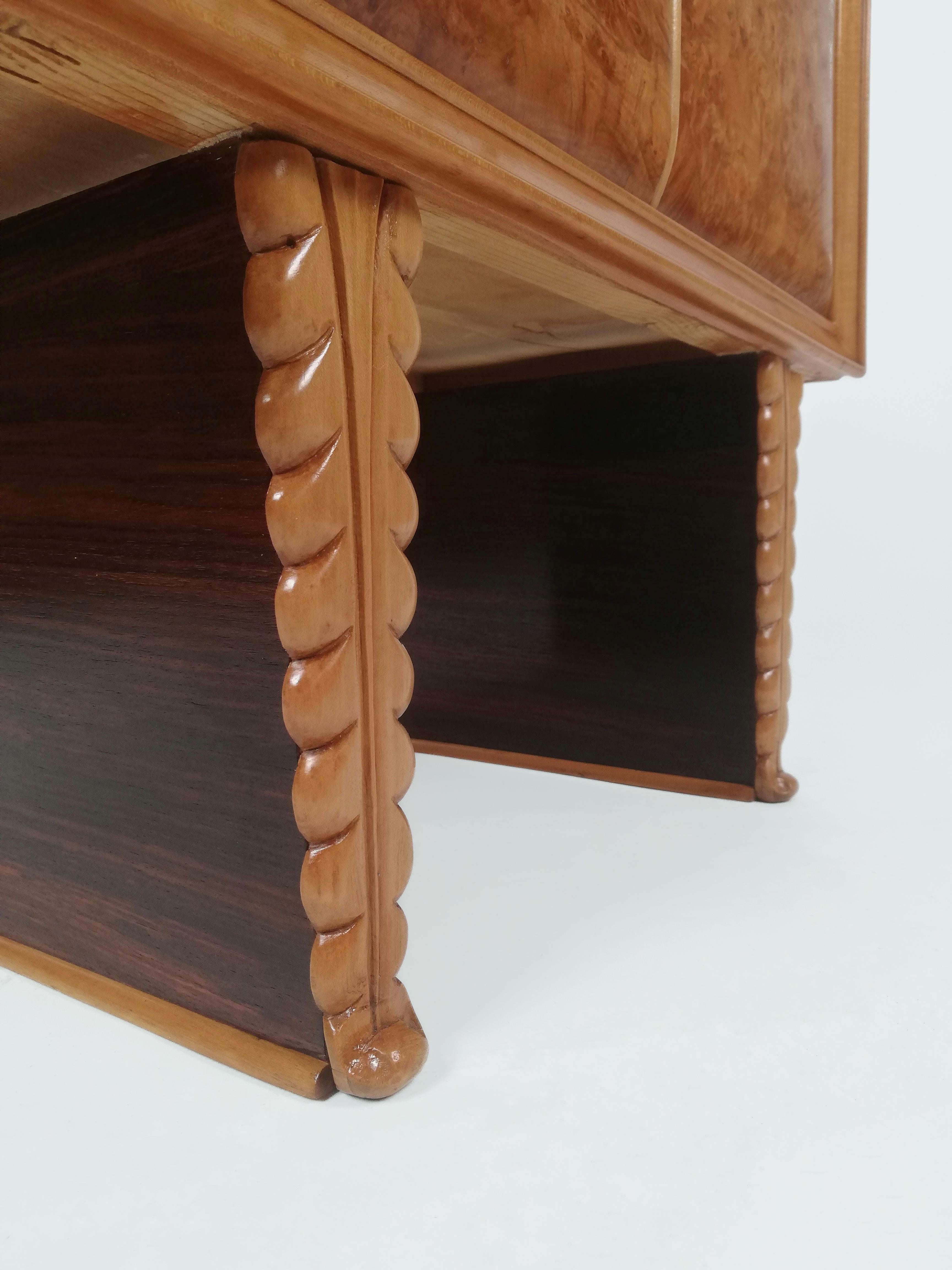 20th Century Italian Modern Burled Walnut Bedside Tables in the Style of Paolo Buffa 