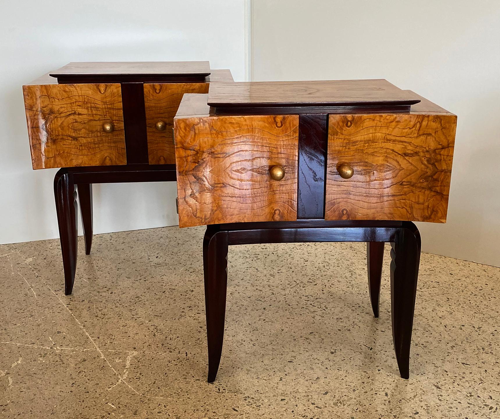 Italian Modern Burled Walnut and Mahogany Bedside Tables, Paolo Buffa In Good Condition In Hollywood, FL