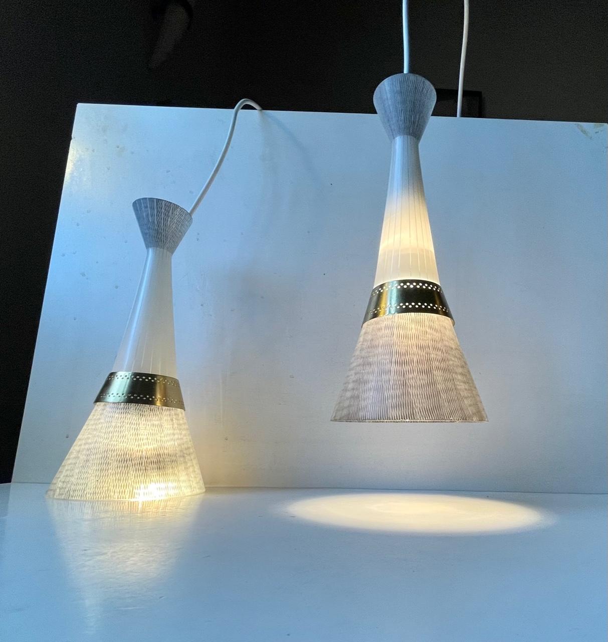 Italian Modern Butterfly Glass & Brass Pendant Lights Attributed to Stilnovo For Sale 7