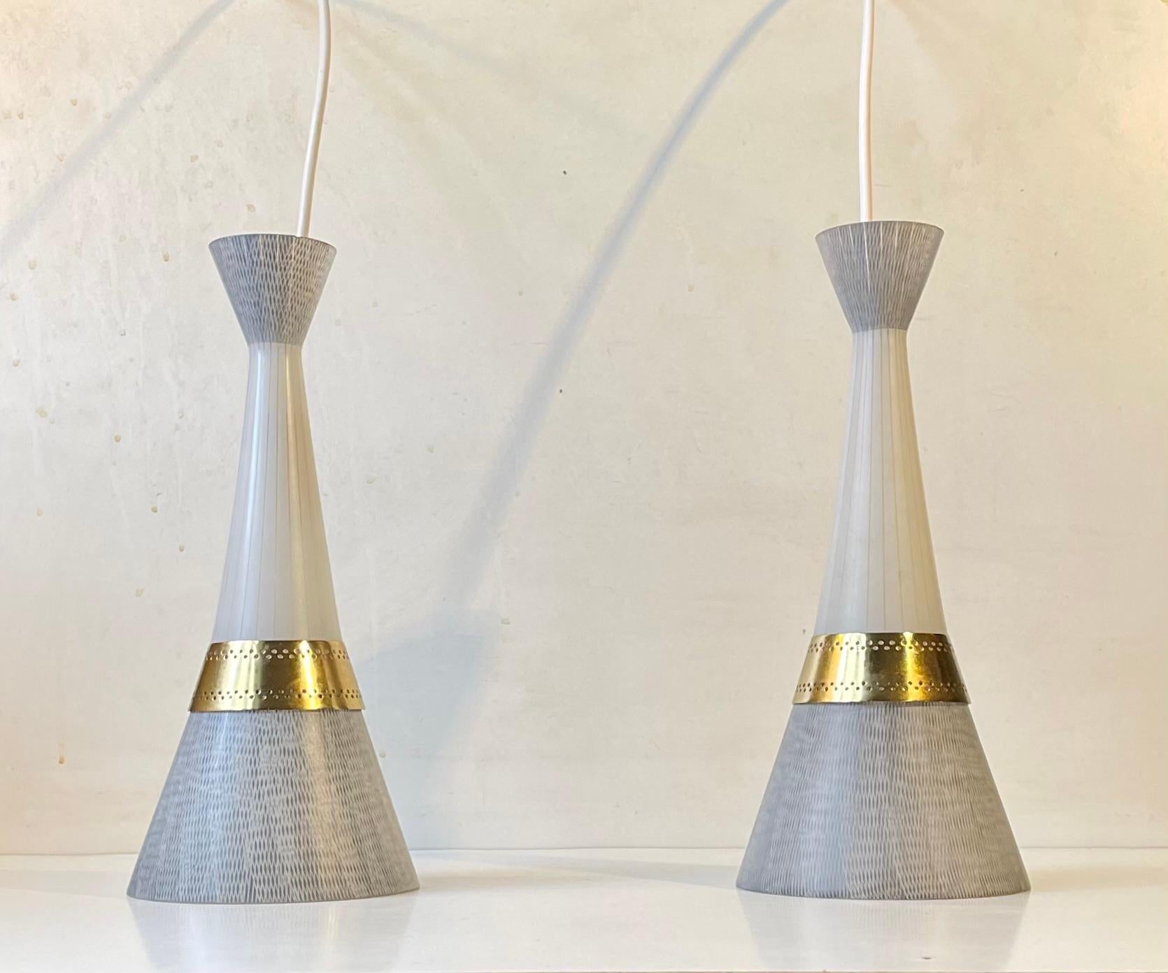 Italian Modern Butterfly Glass & Brass Pendant Lights Attributed to Stilnovo For Sale 3