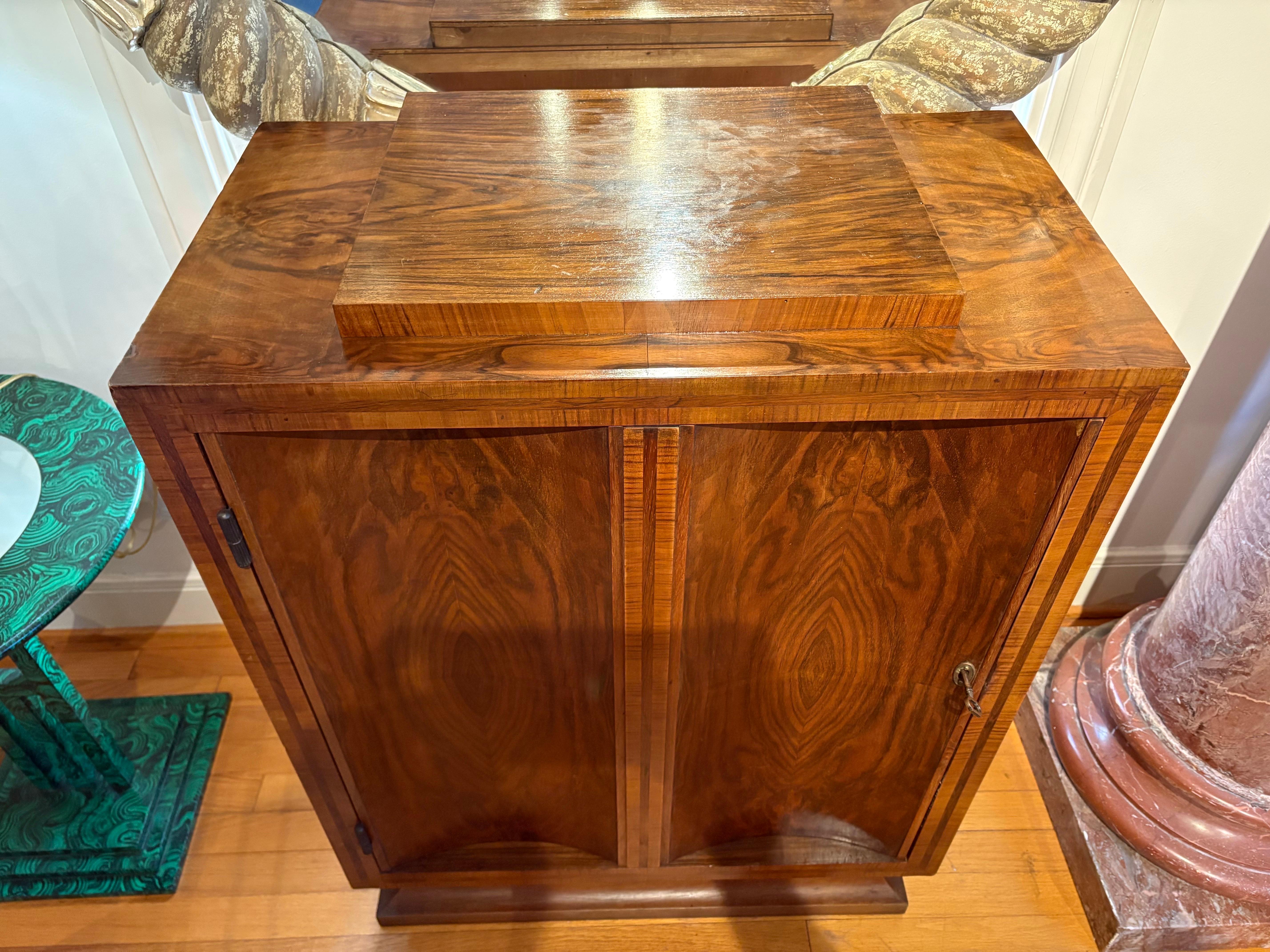 Cabinet moderne italien par Osvaldo Borsani en vente 1