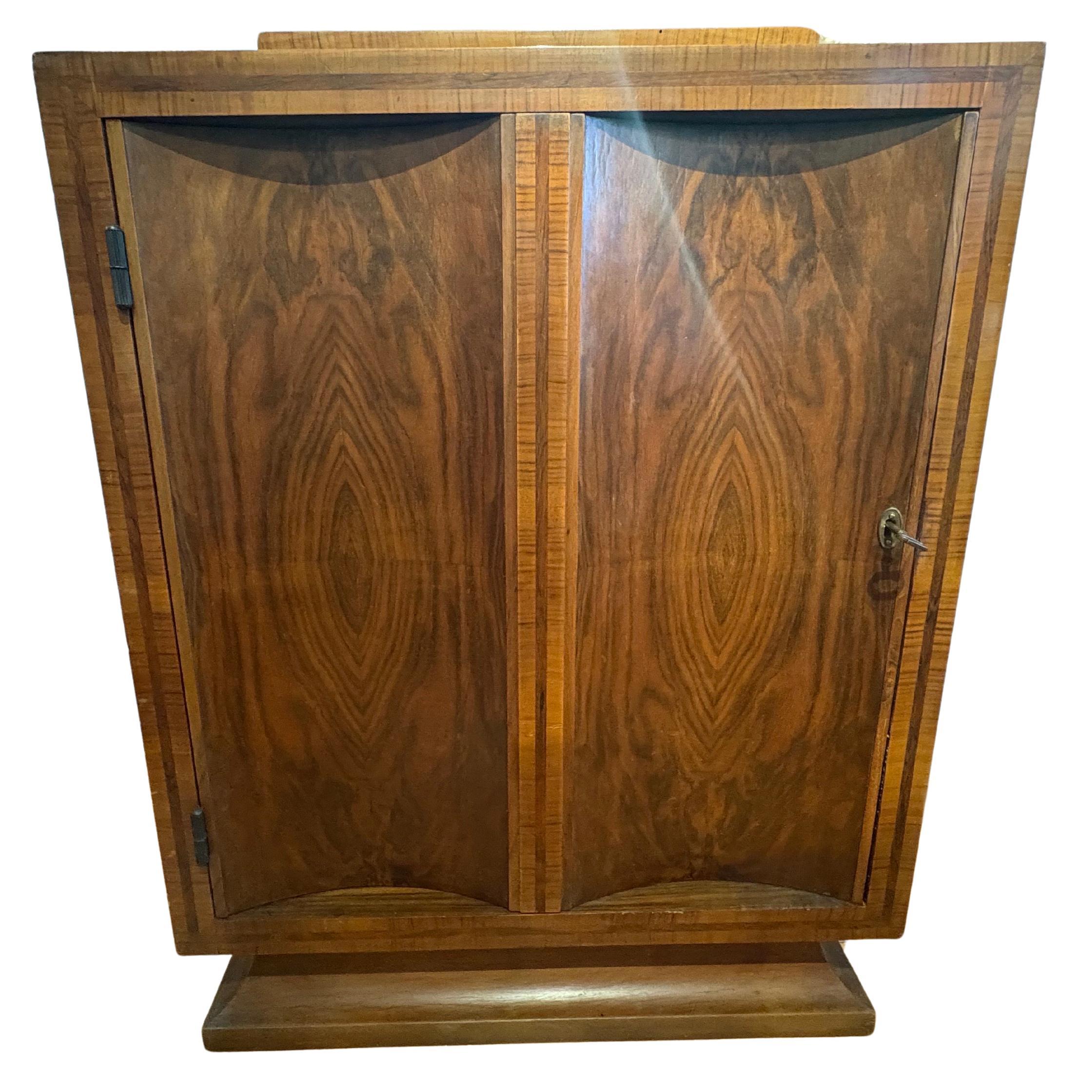Cabinet moderne italien par Osvaldo Borsani en vente 3
