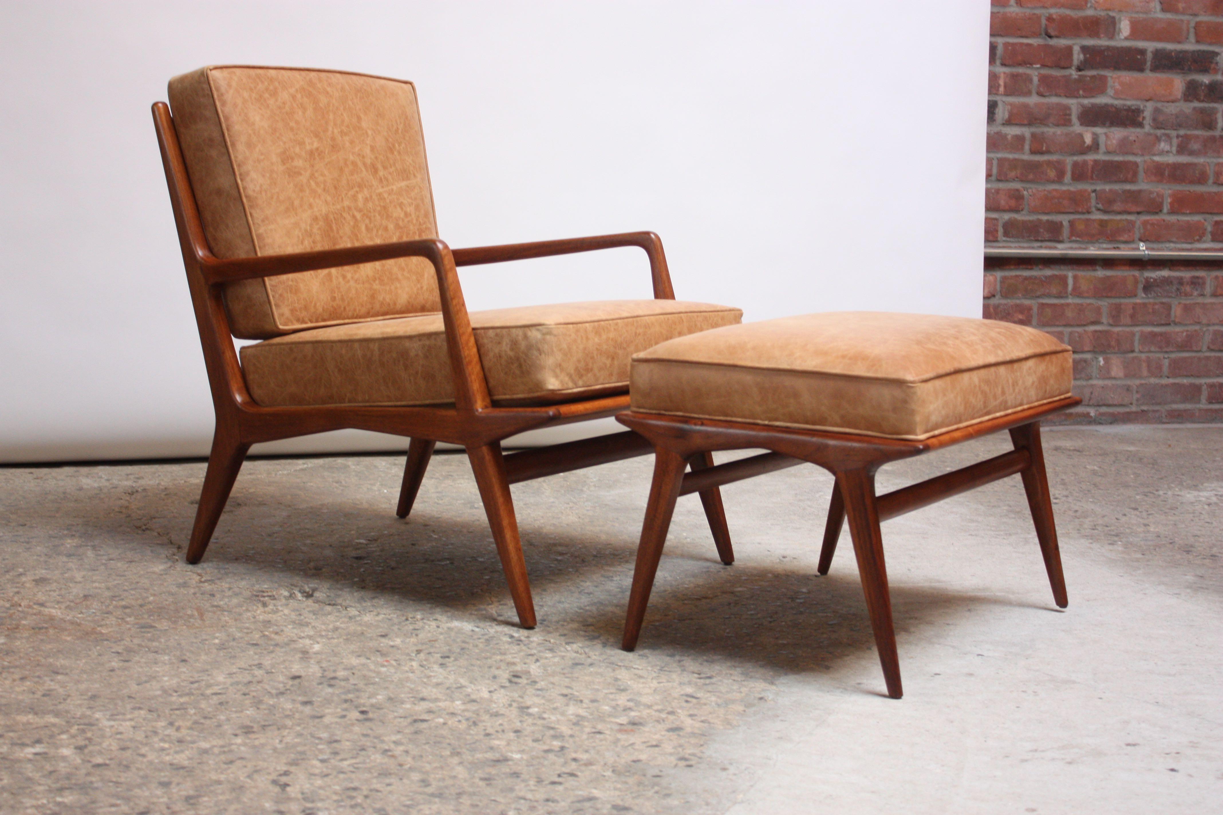 Mid-20th Century Italian Modern Carlo de Carli Lounge Chair and Ottoman in Walnut and Leather For Sale