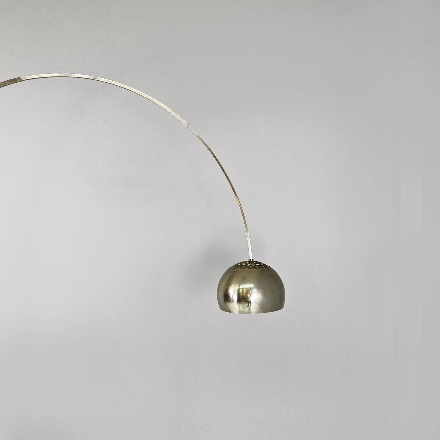 Moderne italienische Stehleuchte Arco aus Carrara-Marmor und Metall von Castiglioni's, Flos 1962 im Angebot 8