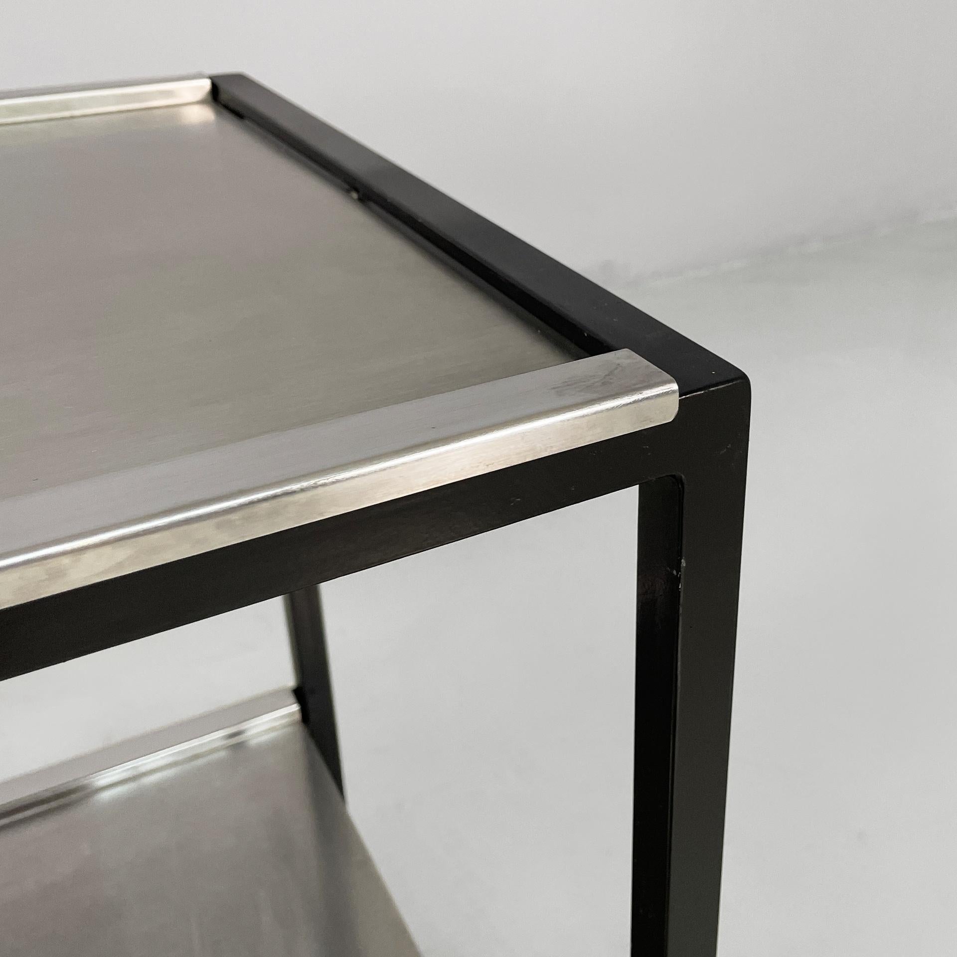 Carrello moderno italiano con portabottiglie in acciaio e metallo nero, anni '80 in vendita 7