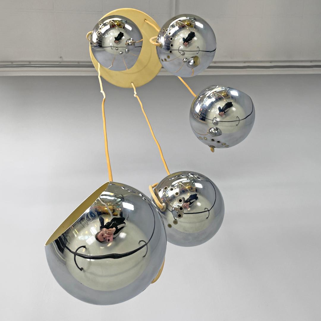 Italian modern cascade chandelier with chromed metal spheres, 1970s For Sale 1