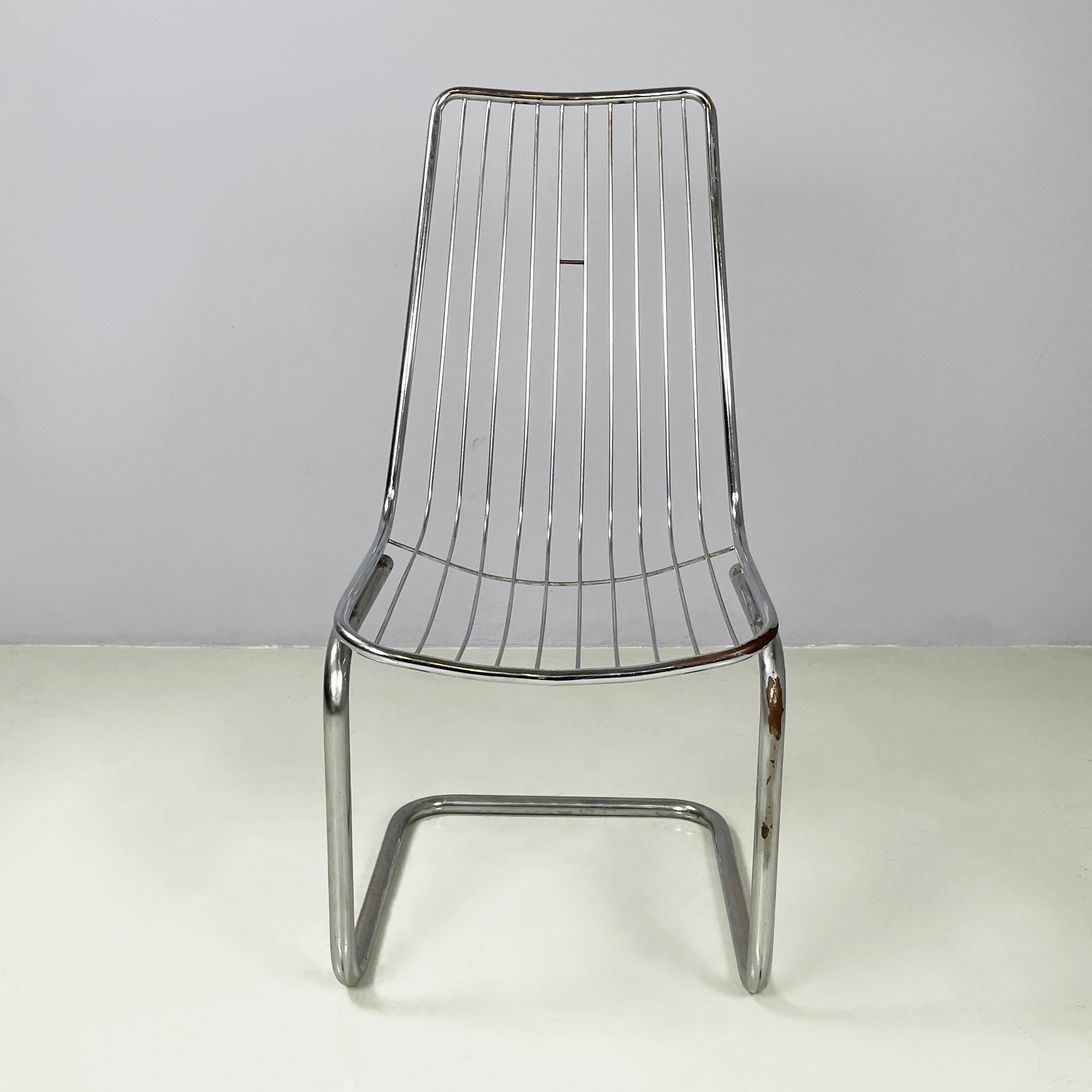 Italian modern Chair in metal rod and tubing, 1970s
Chair with seat and backrest made of curved metal rods. The leg is made of curved metal tubing.
1970s
Vintage condition, missing parts scattered on the metal.
Measurements in cm 57.5x46x95h 40h