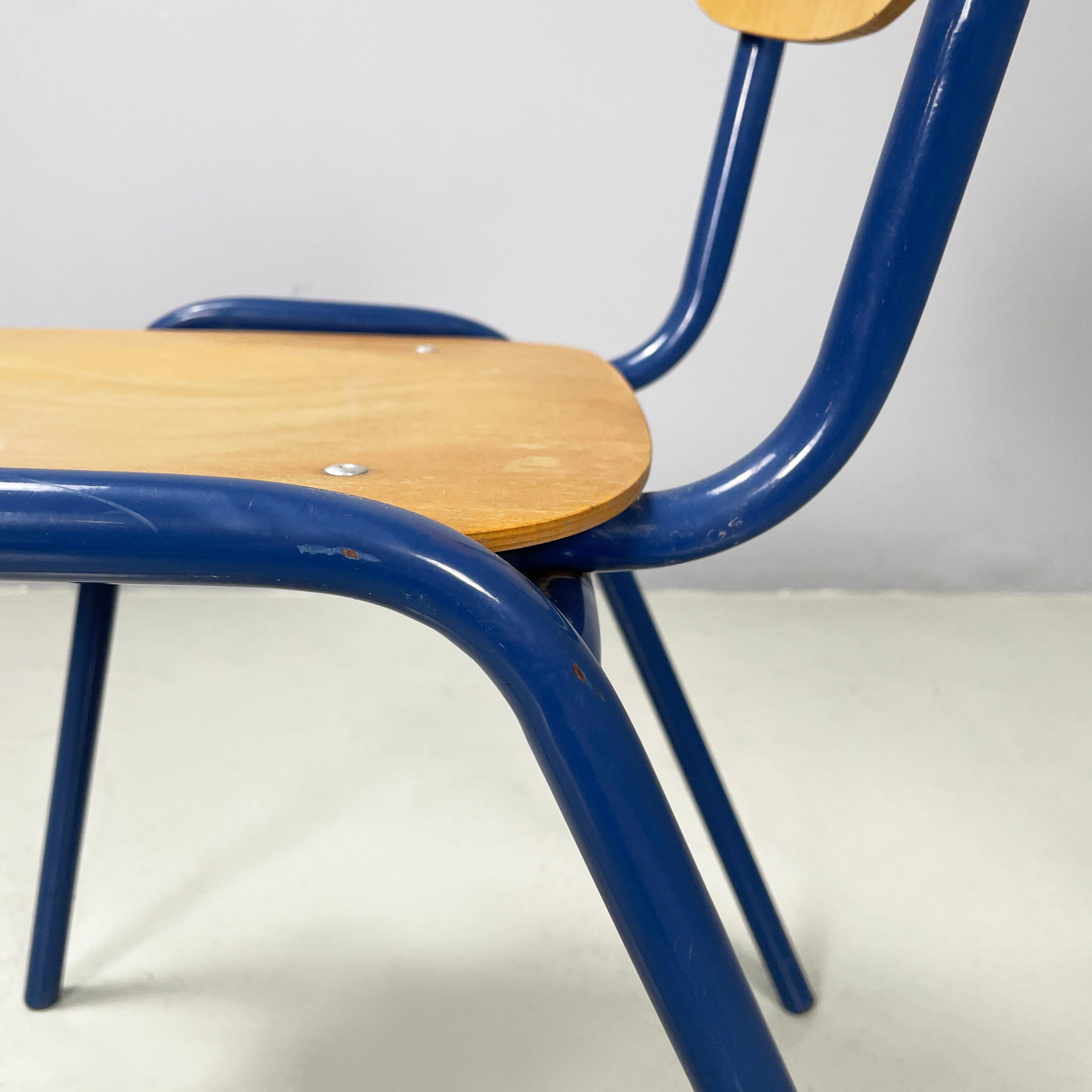 Italian modern Chair in wood and blue metal, 1970s For Sale 4