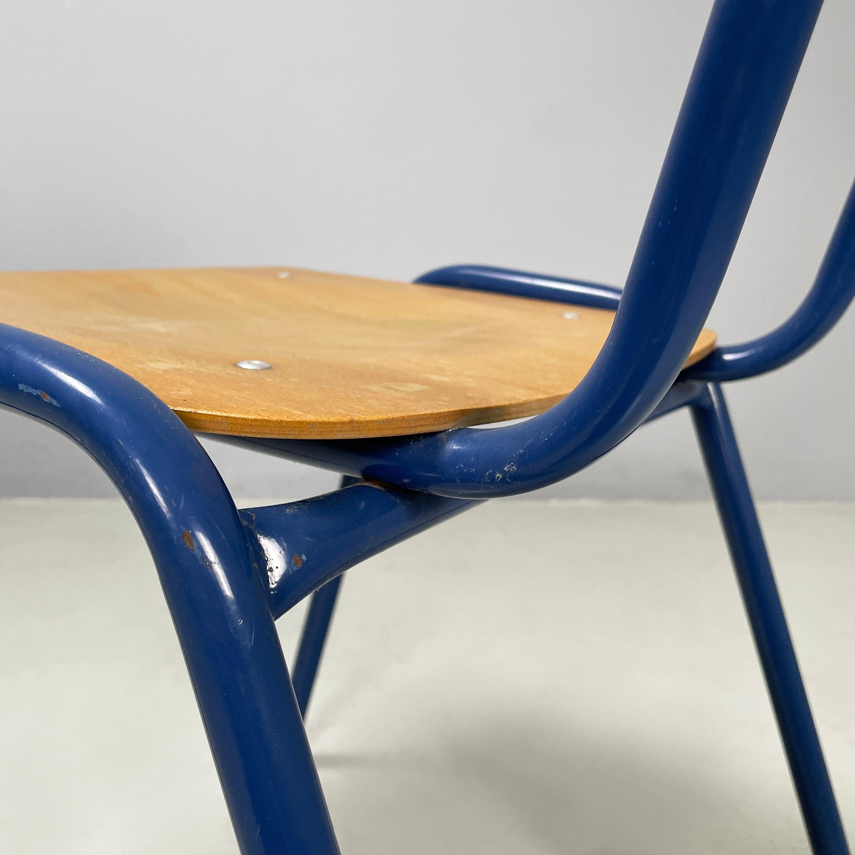 Italian modern Chair in wood and blue metal, 1970s For Sale 5
