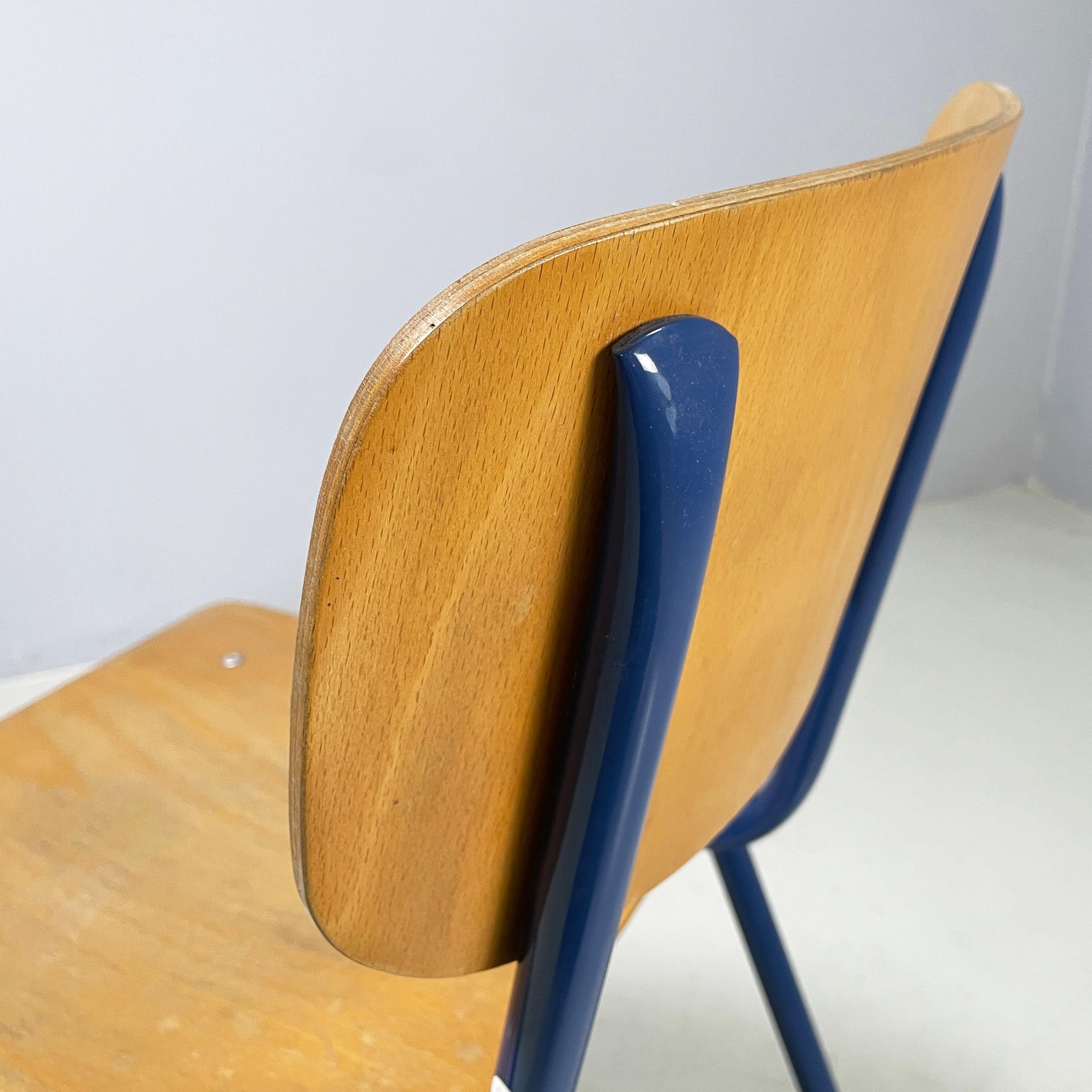 Italian modern Chair in wood and blue metal, 1970s For Sale 6
