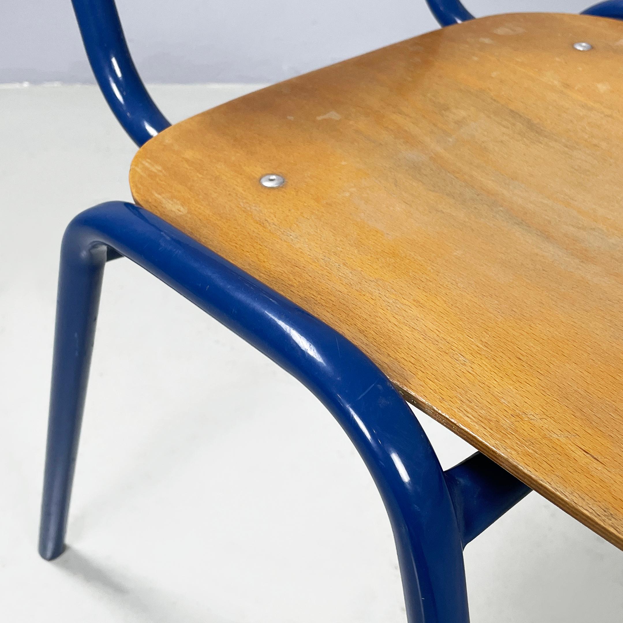 Italian modern Chair in wood and blue metal, 1970s For Sale 3