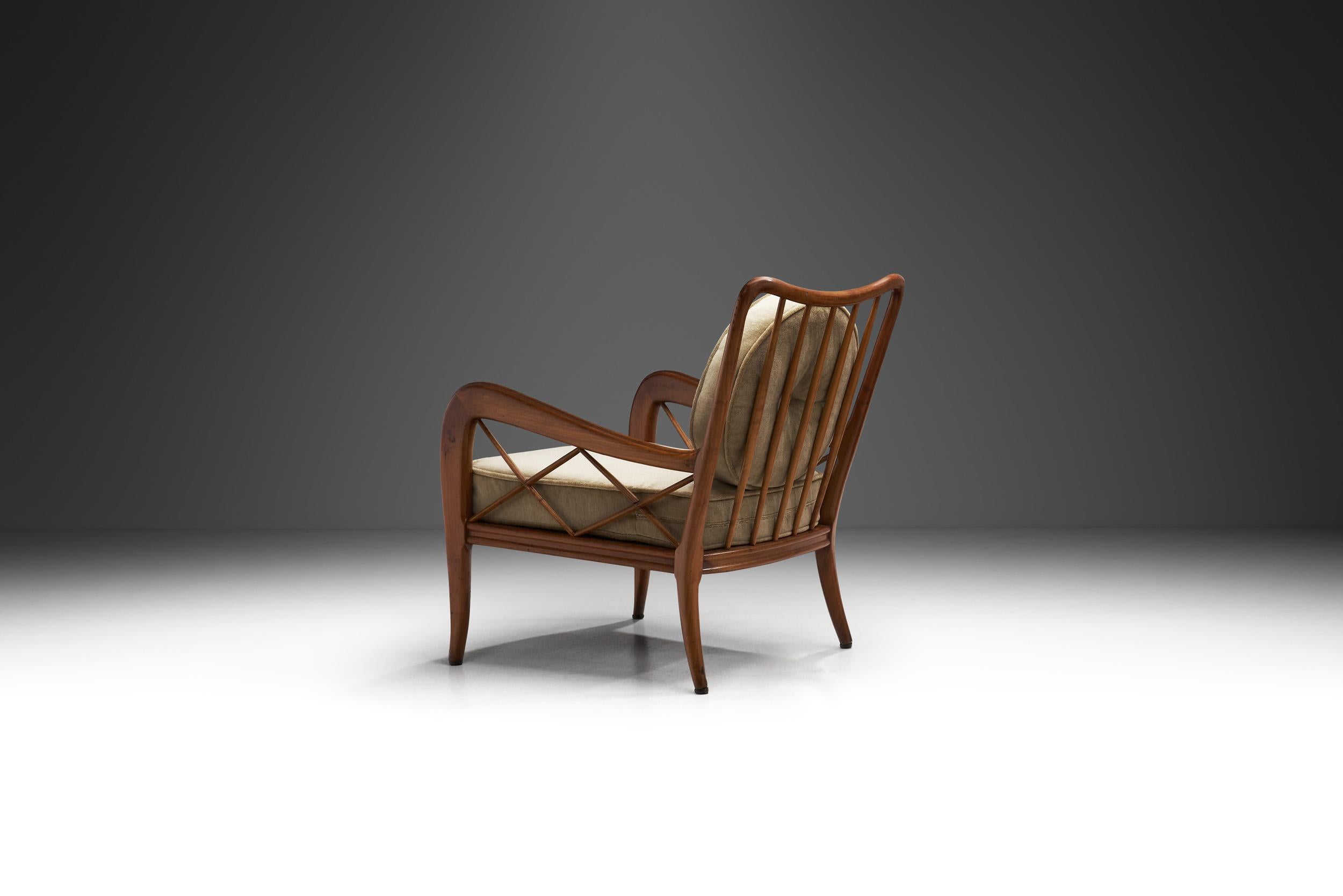 Mid-Century Modern Italian Modern Lounge Chair Attributed to Paolo Buffa, Italy 1940s