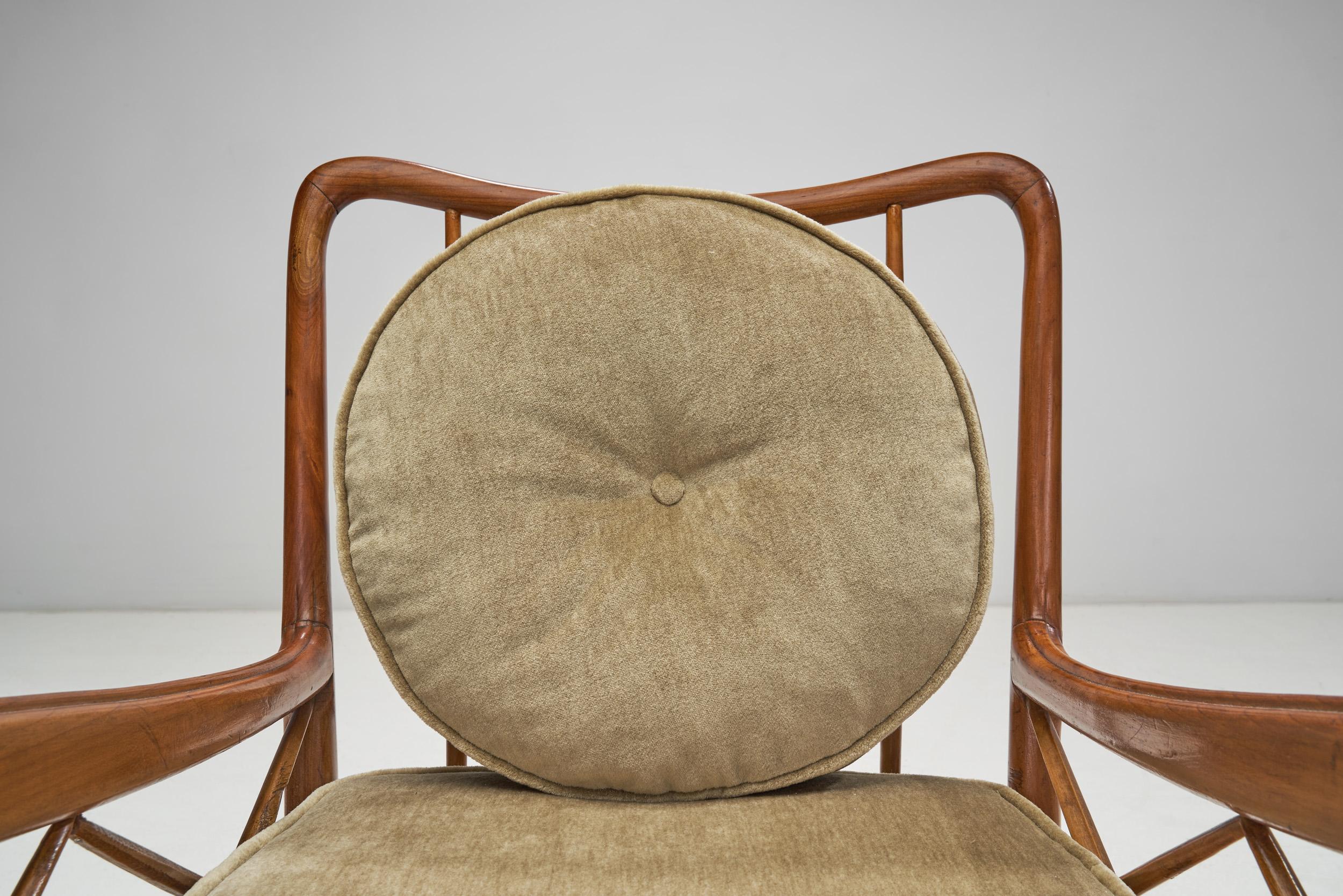 Italian Modern Lounge Chair Attributed to Paolo Buffa, Italy 1940s 3