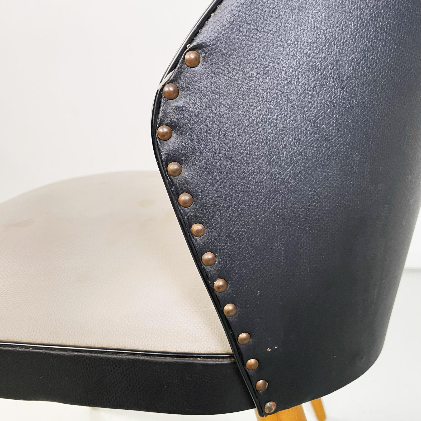 Moderne italienische Stühle aus schwarzem und grauem Leder und Holz, 1980er Jahre im Angebot 7