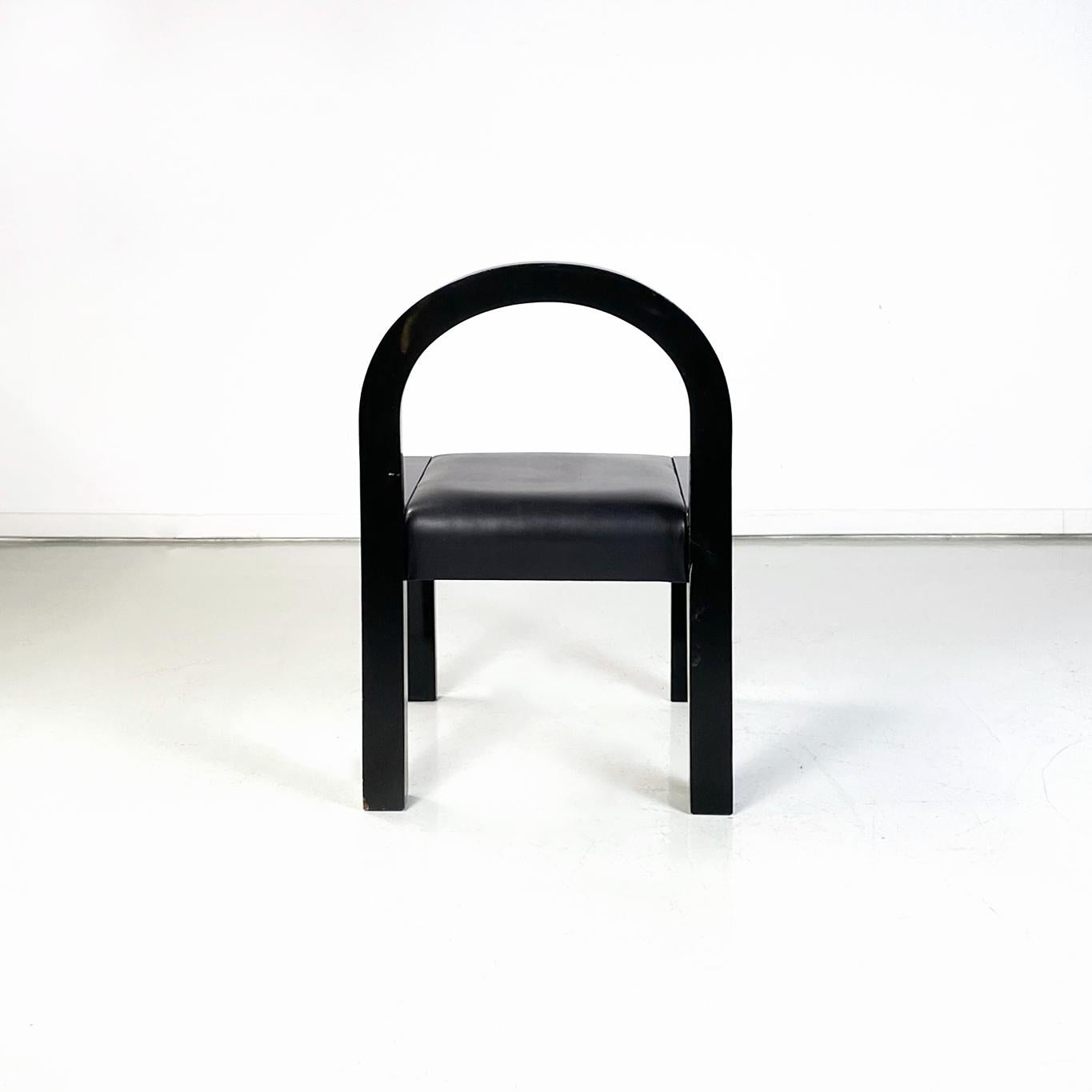 Leather Italian modern Chairs in black lacquered wood and black leather, 1980s For Sale