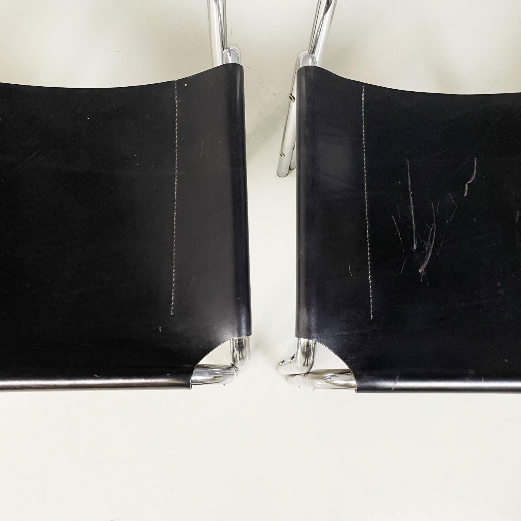 Chaises modernes italiennes en cuir noir et métal tubulaire, années 1980. en vente 4
