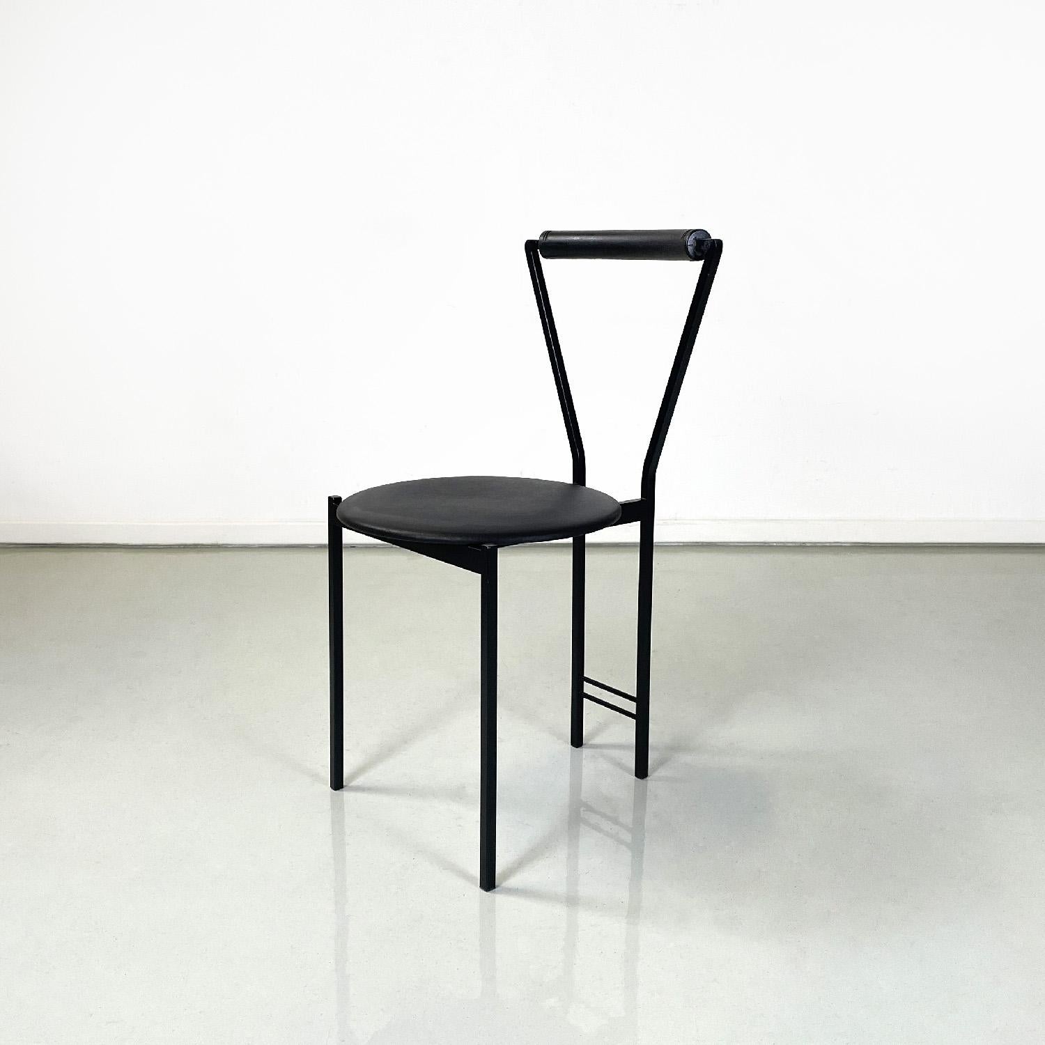 Italian modern chairs in black metal and rubber, 1980s In Good Condition For Sale In MIlano, IT