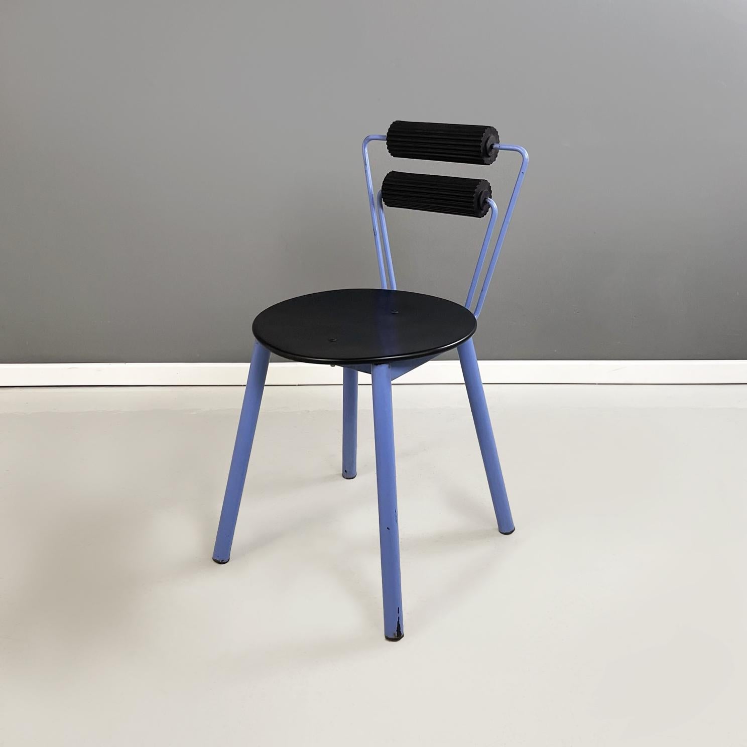 Italian modern Chairs in blue metal, black wood and black rubber, 1980s
Pair of fantastic and vintage chairs with round seat in black painted wood. The backrest is made up of a pair of blue painted metal rods and a pair of black rubber cylinders,