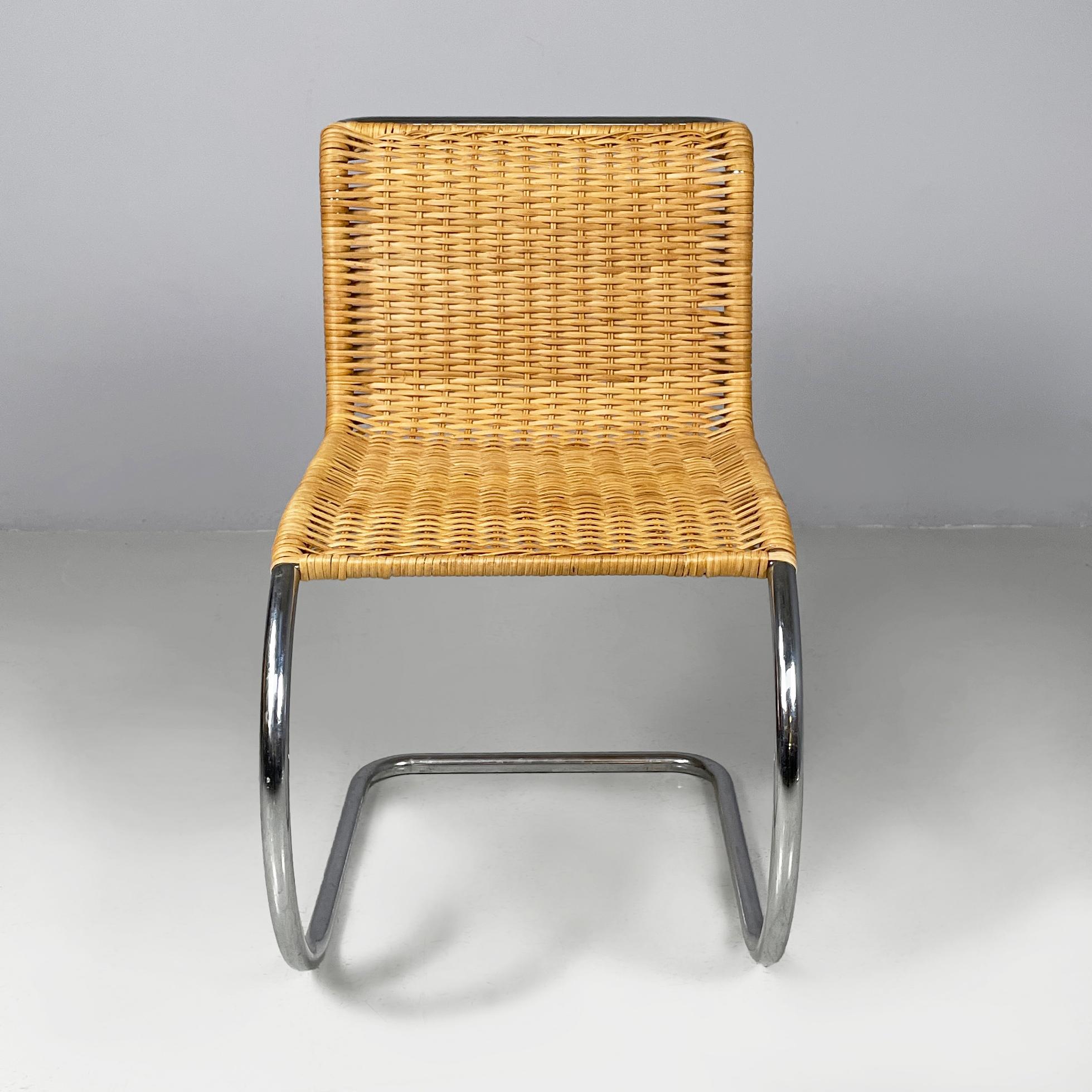 Italian modern chairs in woven straw and curved steel, 1970s
Set of six fantastic chairs with seat and back in woven straw. The structure and legs are made of a single curved steel tube.
1970s
Good condition. Light scattered marks. Signs of
