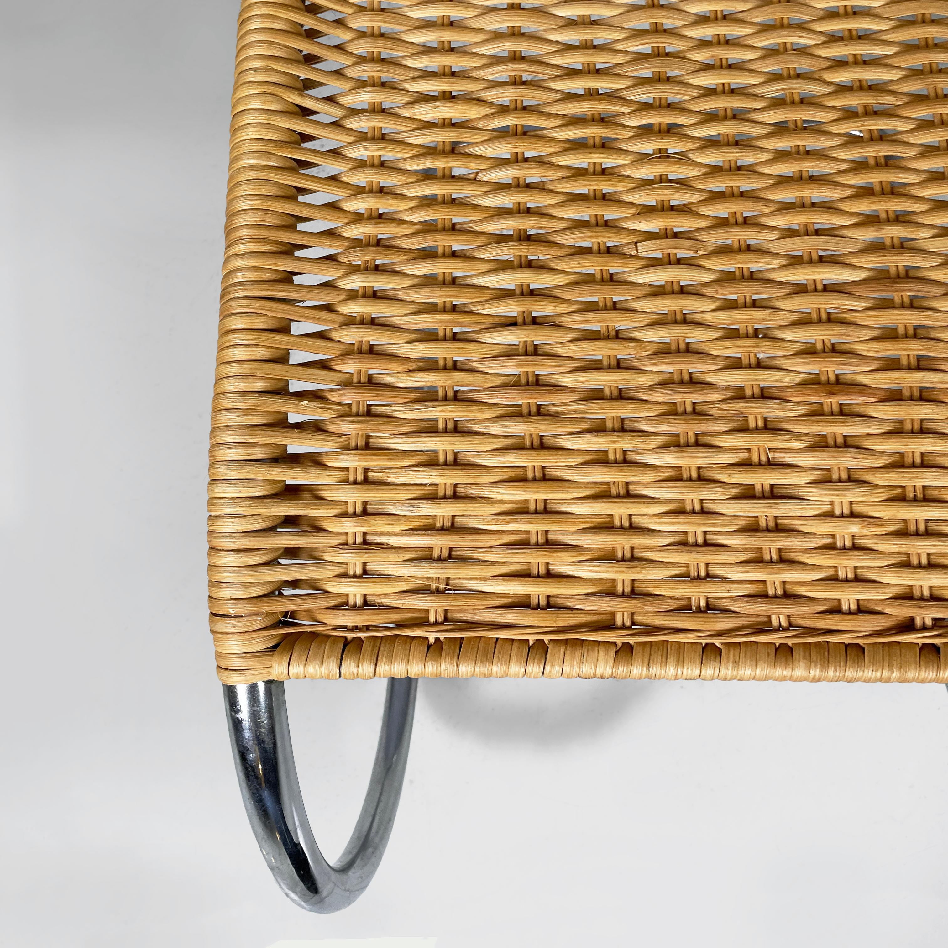 Italian modern chairs in woven straw and curved steel, 1970s For Sale 1
