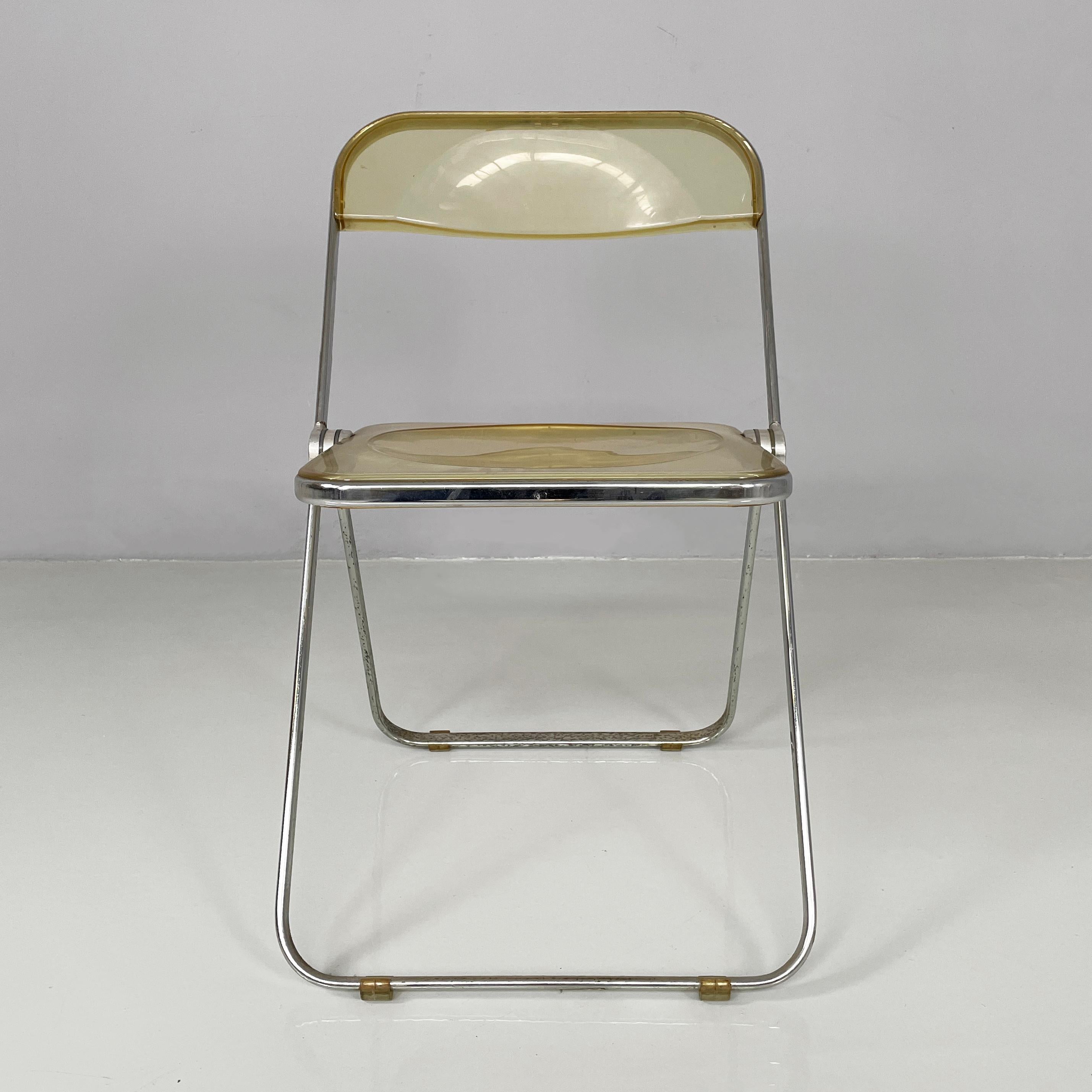 Moderne italienische Stühle Plia von Giancarlo Piretti für Anonima Castelli, 1970er Jahre
Satz von vier Klappstühlen Modell Plia mit quadratischem Sitz und rechteckiger Rückenlehne, aus transparentem Abs-Kunststoff. Die Struktur und die Beine mit